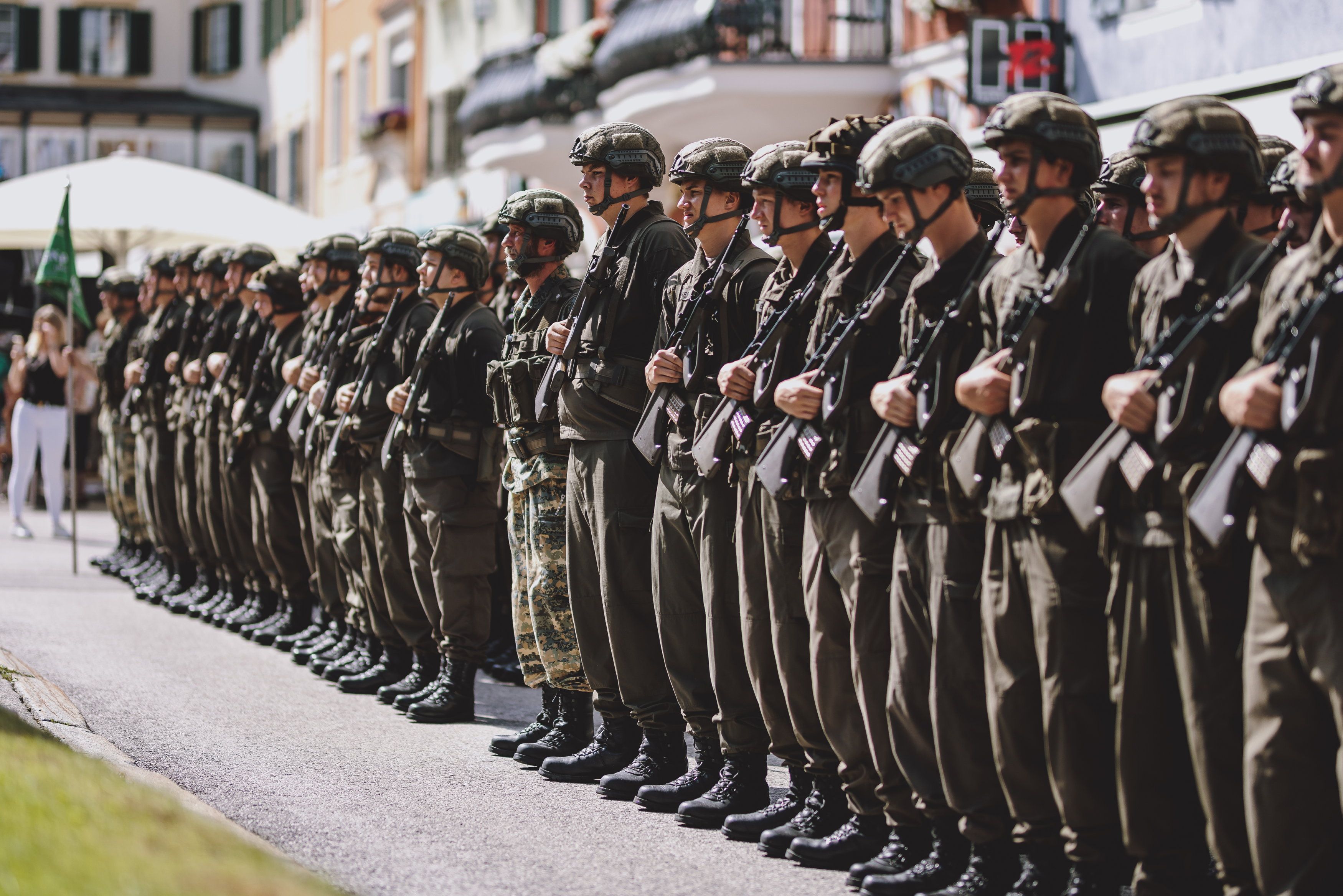 Der Grundlohn von Zivildienern steigt nun um 60 Euro.