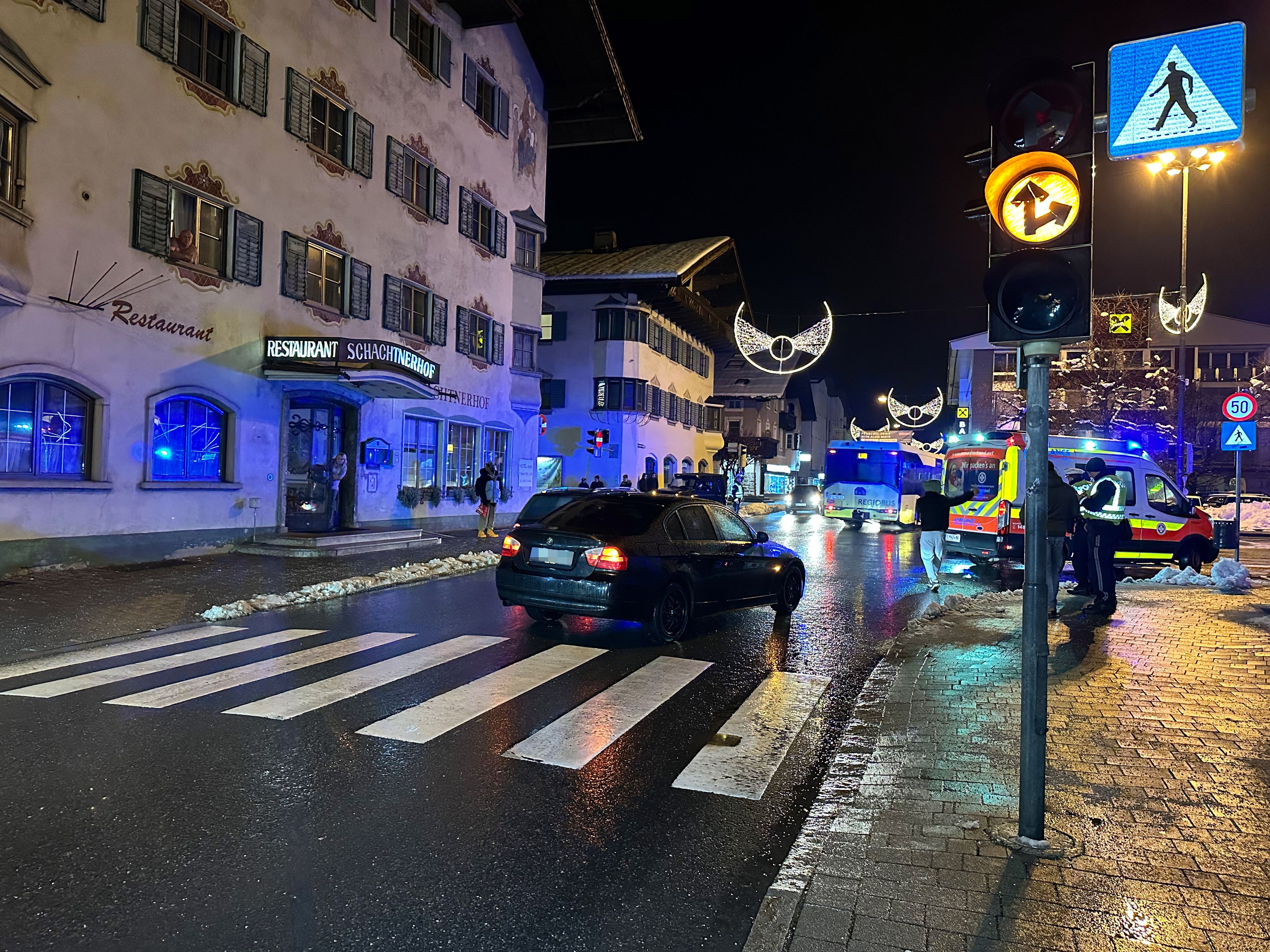 Schwerer Verkehrsunfall am Schutzweg in Wörgl.
