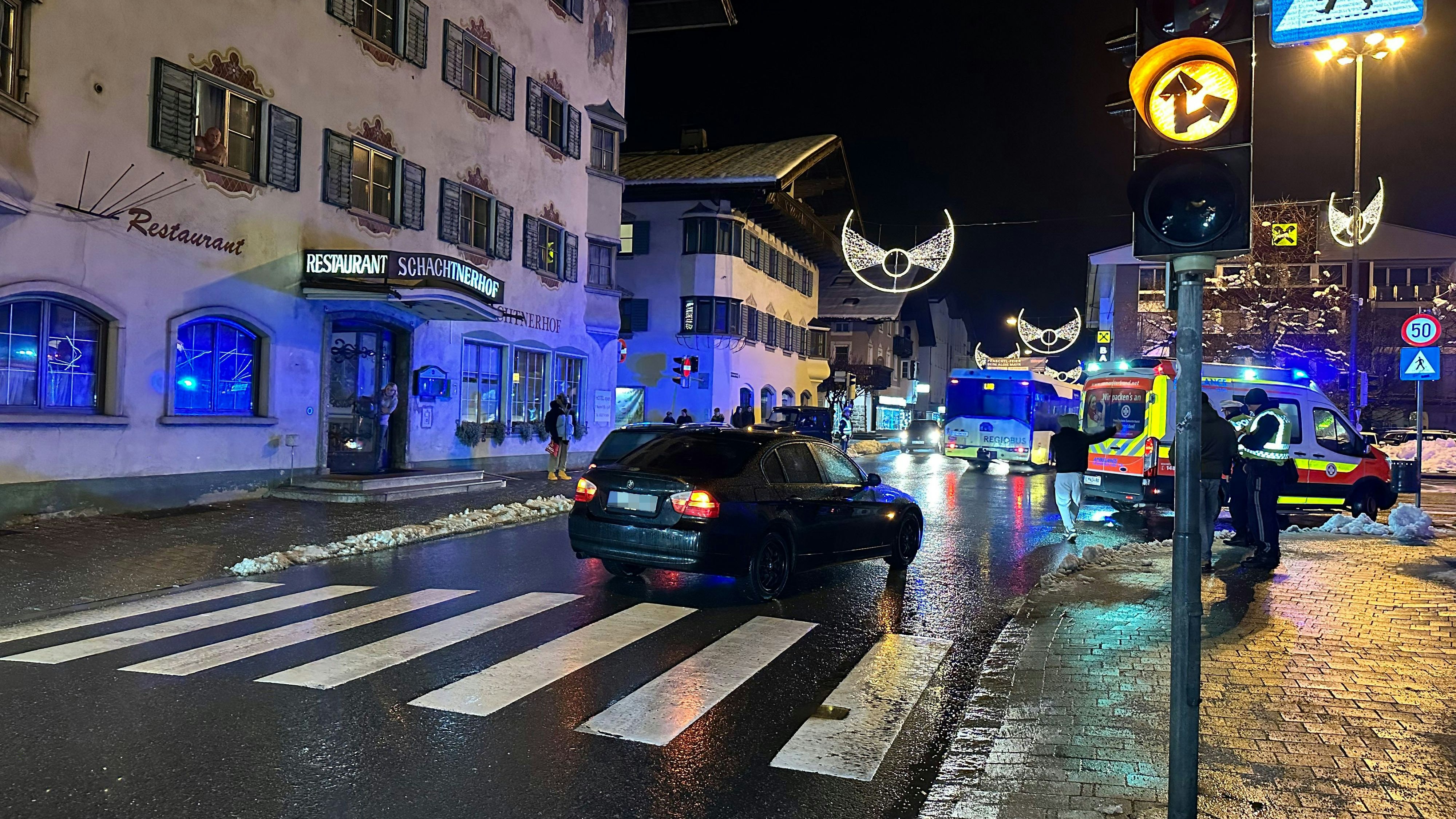 Schwerer Verkehrsunfall am Schutzweg in Wörgl.