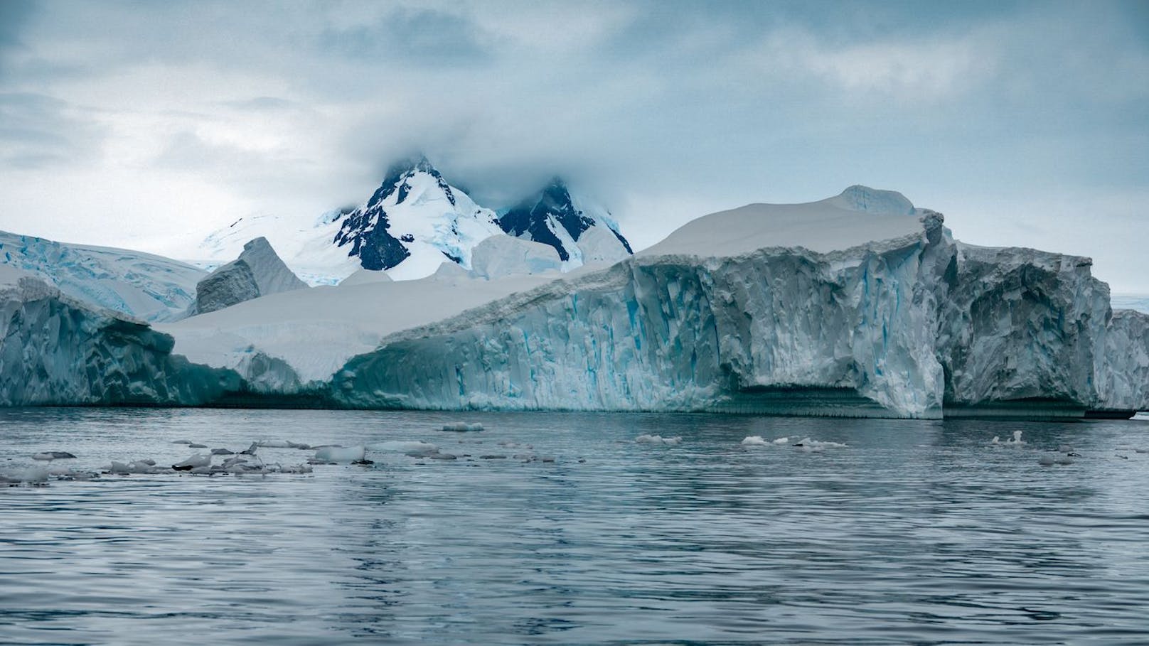 Westantarktische Gletscher schrumpfen schneller