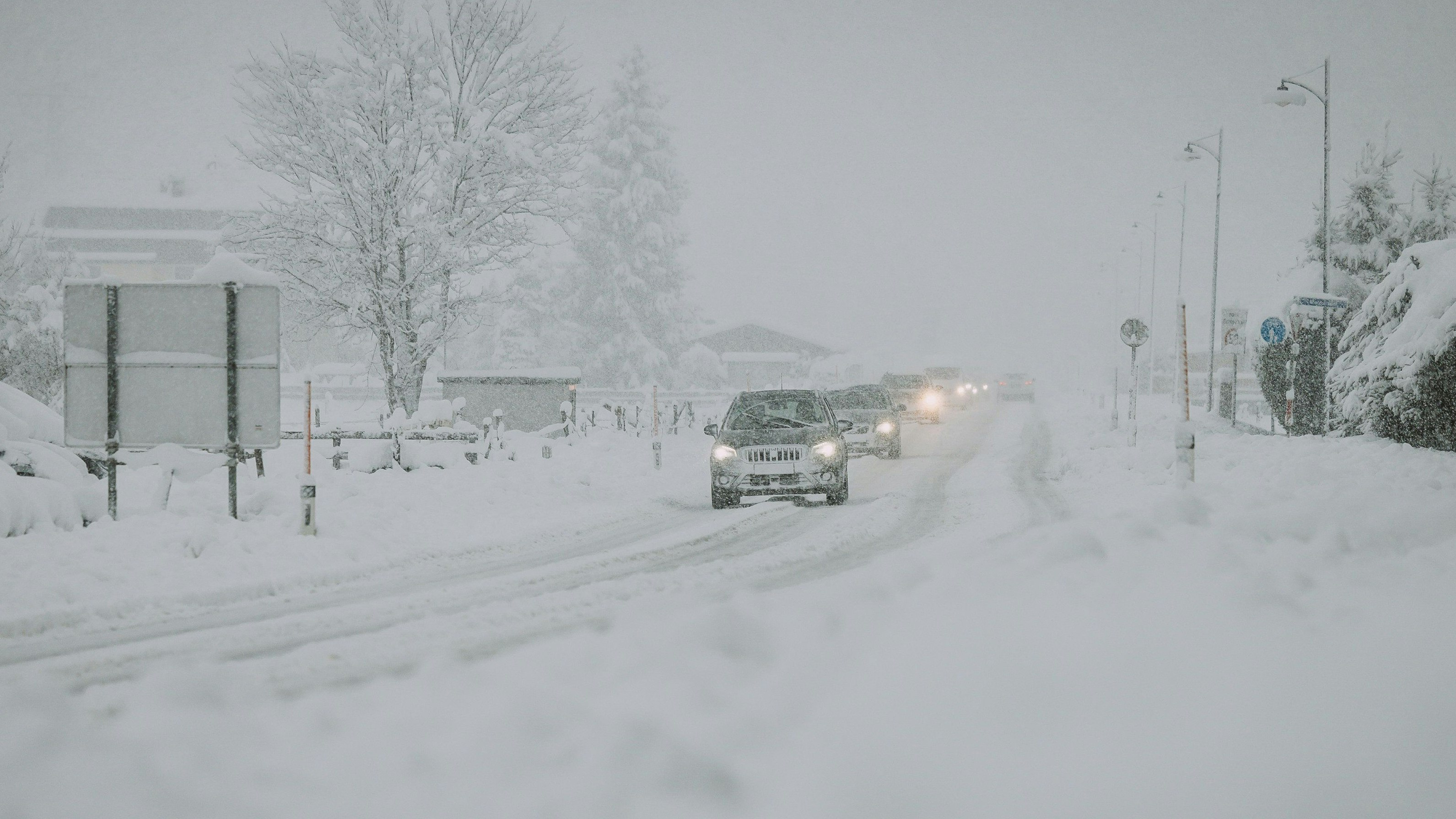Teile Westösterreichs versinken im Schnee.