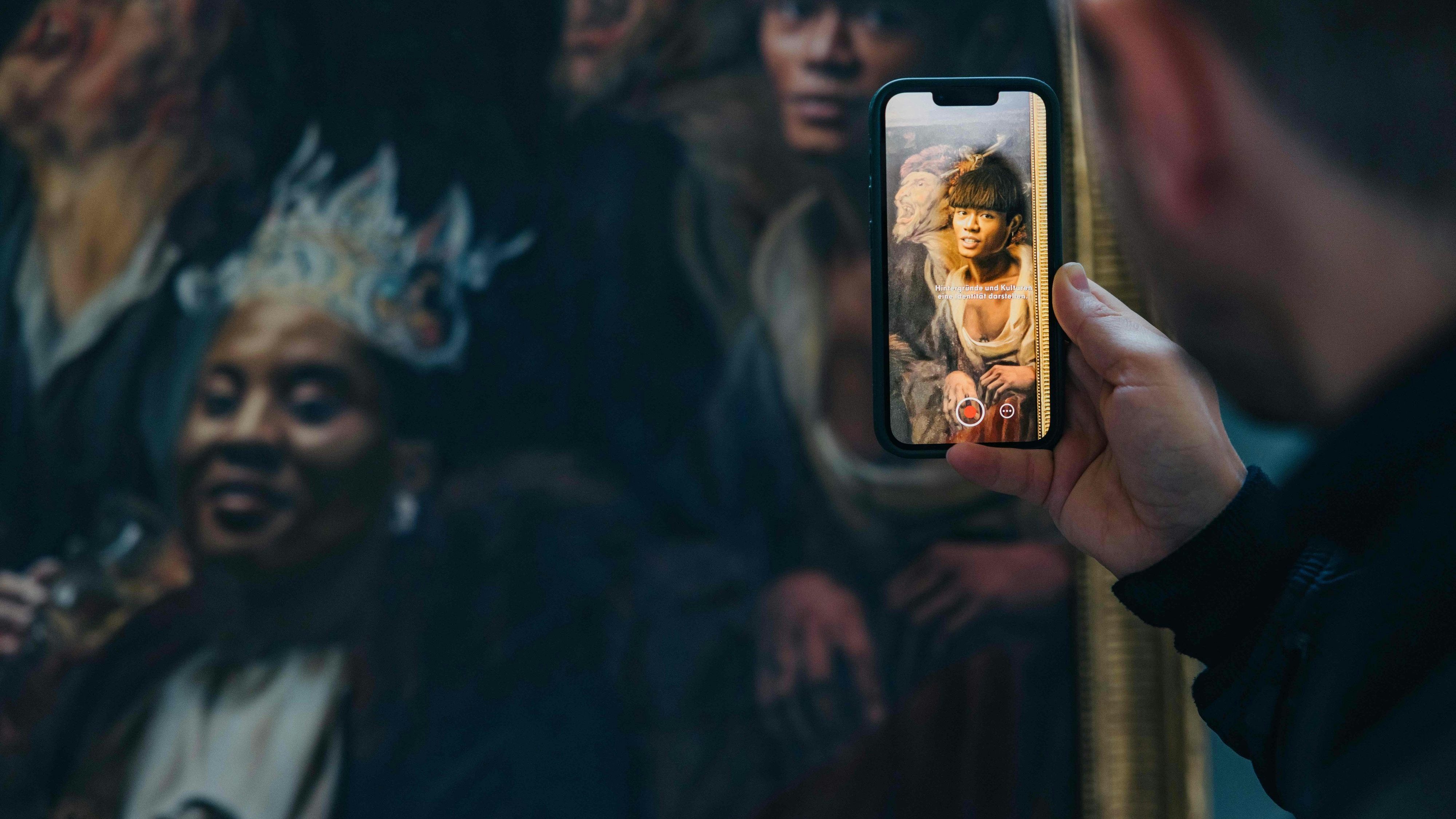 Die App "Artivive" erweckt das Kunstwerk zum Leben.