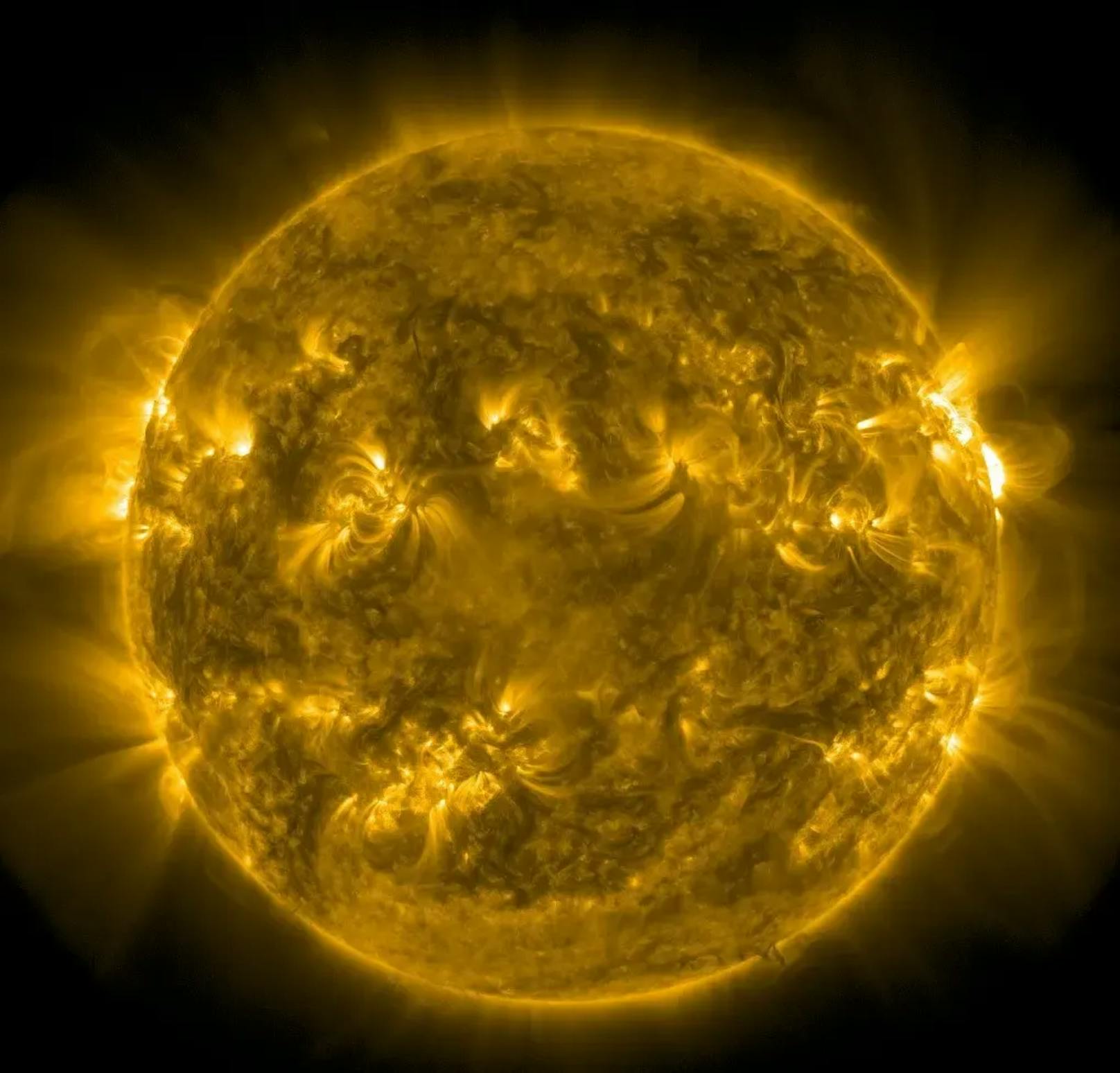 Im August 2023 war die Erde von einem heftigen Sonnensturm betroffen. (Im Bild: Die Sonne am 7. August 2023. Rechts ist die aktive Region zu sehen, die einen Flare der stärksten Klasse (X) ausgespuckt hat.)