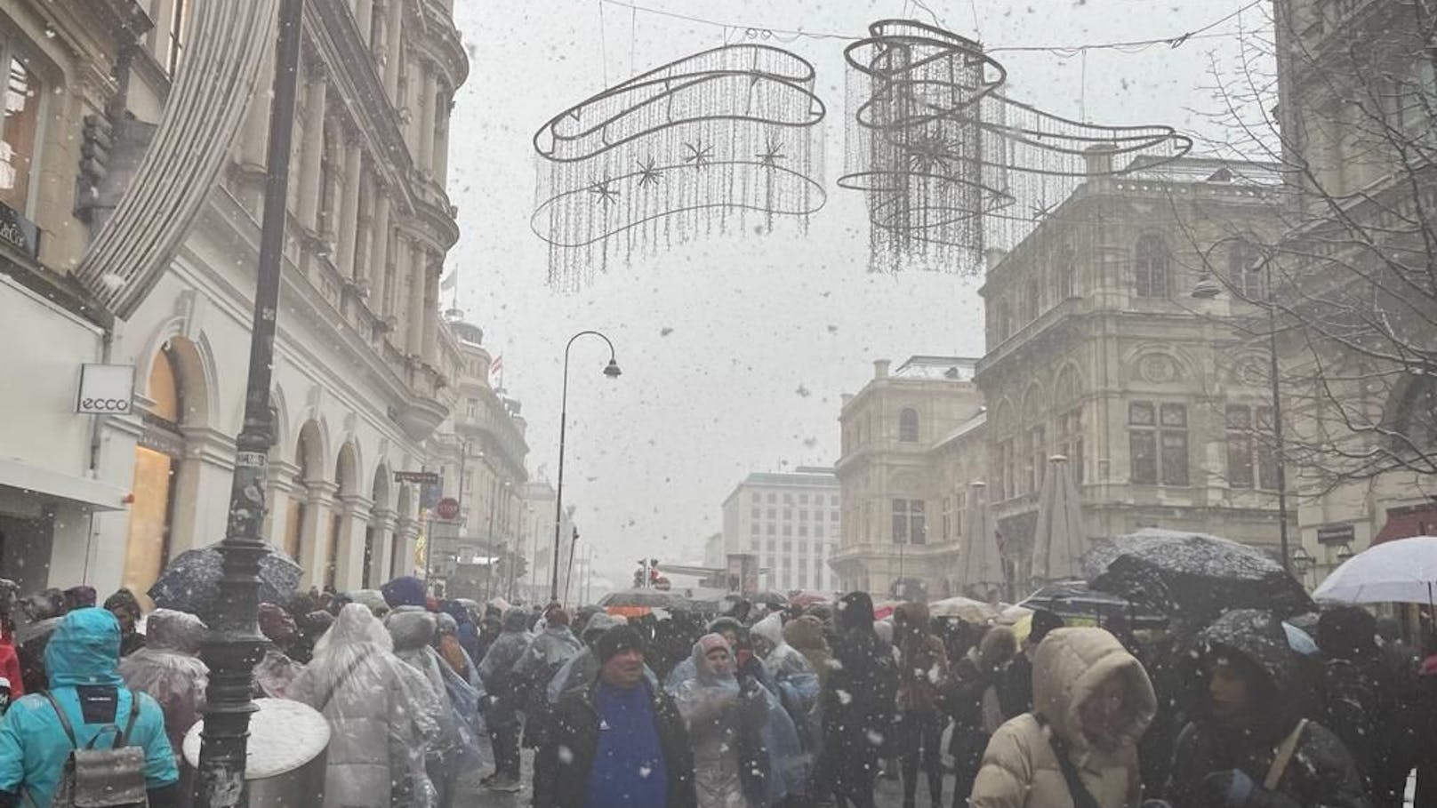 Wetter-Warnstufe ROT! Wien versinkt jetzt im Schnee