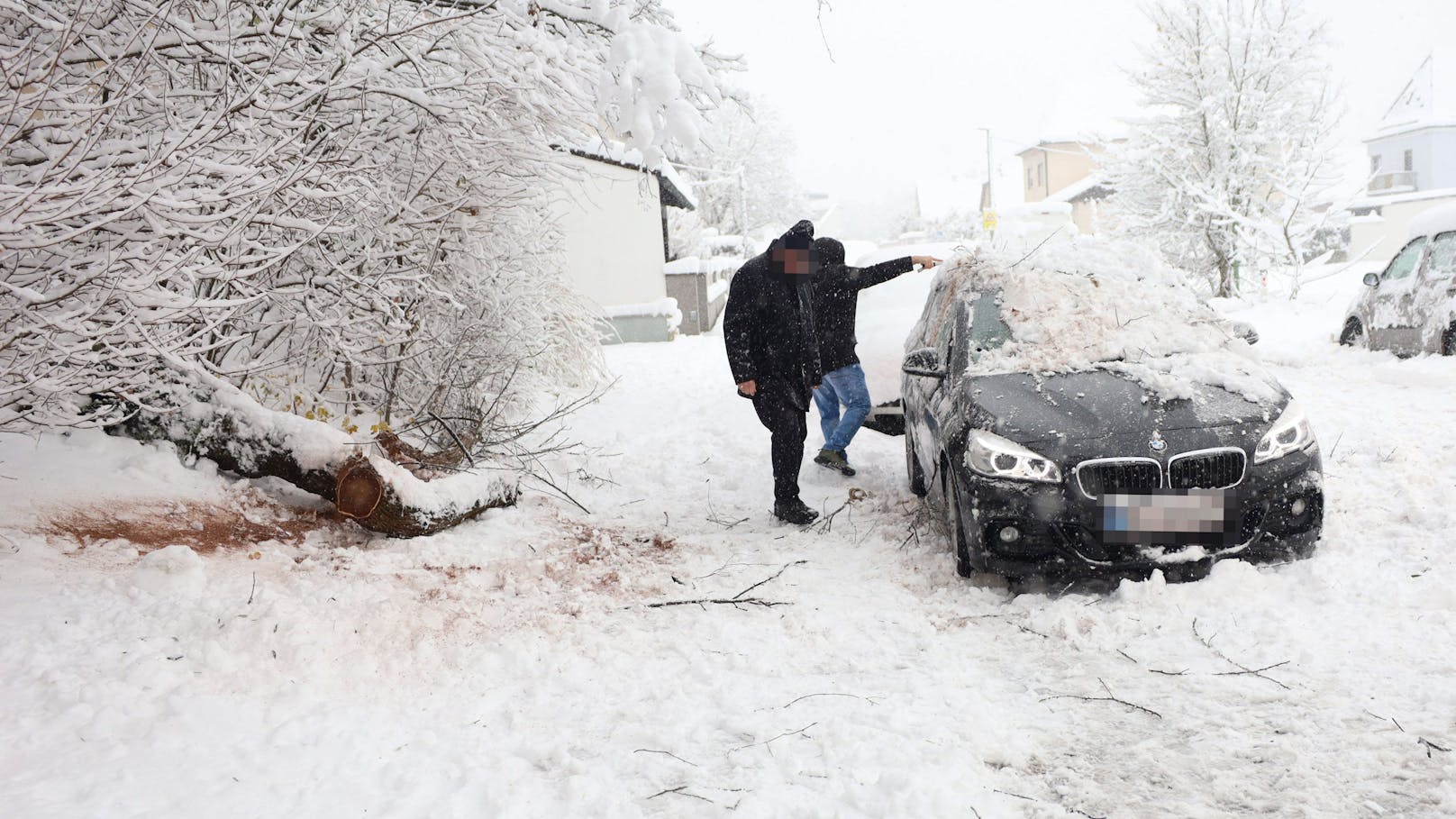 Totales Chaos – der ganze Schnee-Wahnsinn in Bildern