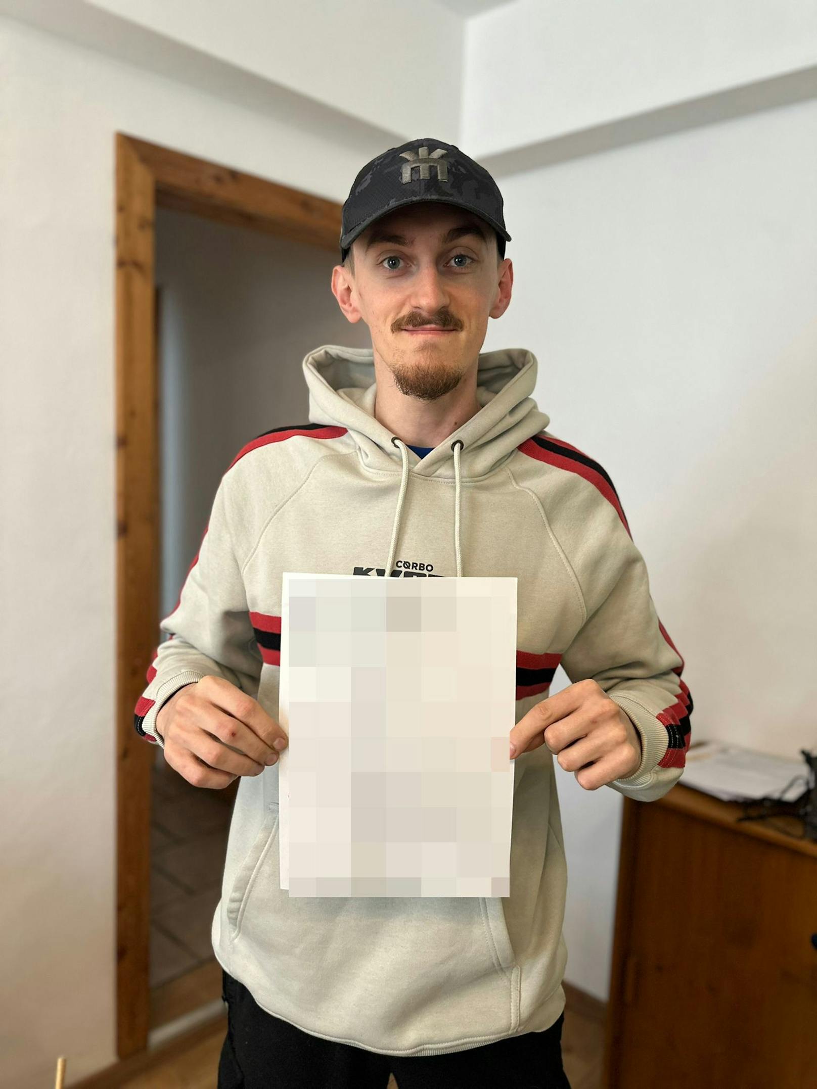 Florian M. (28) mit der Bewerbung.