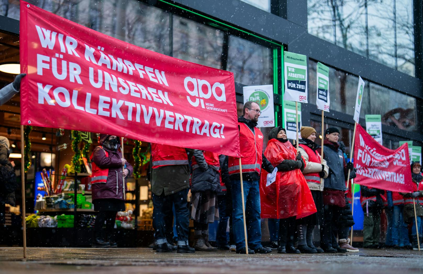 Laut Gewerkschaft soll am Samstag an 300 Standorten in ganz Österreich die Arbeit niedergelegt werden.