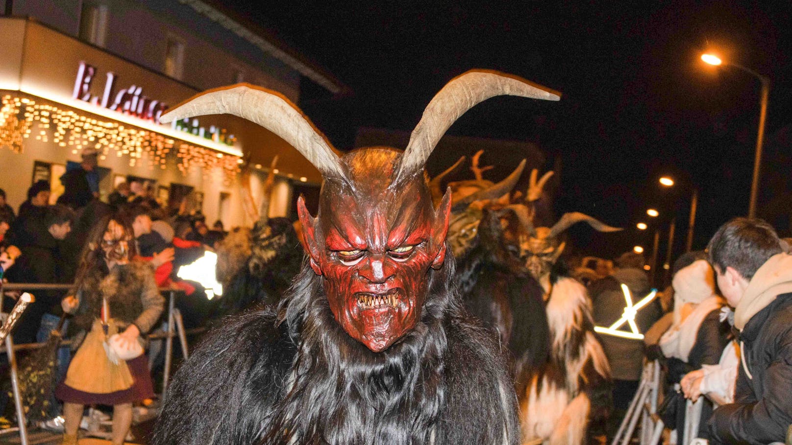 Krampus von Zuschauer verletzt – Ermittlungen laufen