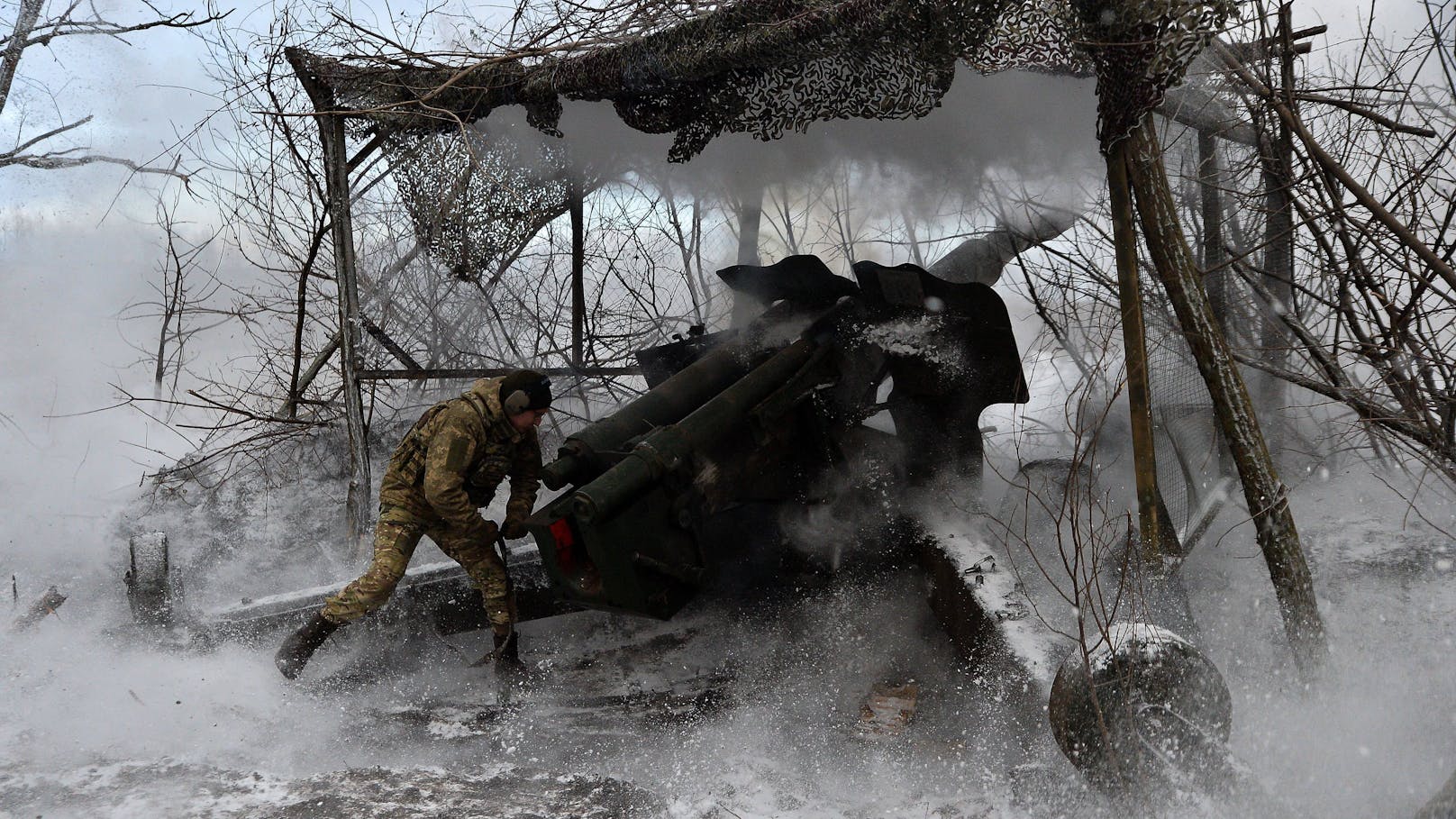 Wintereinbruch an der Ukraine-Front bei Kupjansk, 27. November 2023: Trotz Eis und Schnee wird weitergekämpft.