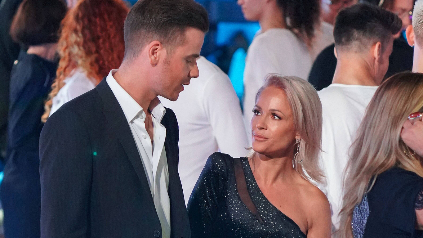 Michelle und Eric stellen sich dem Hass entgegen, der sich gegen ihre Liebe richtet.