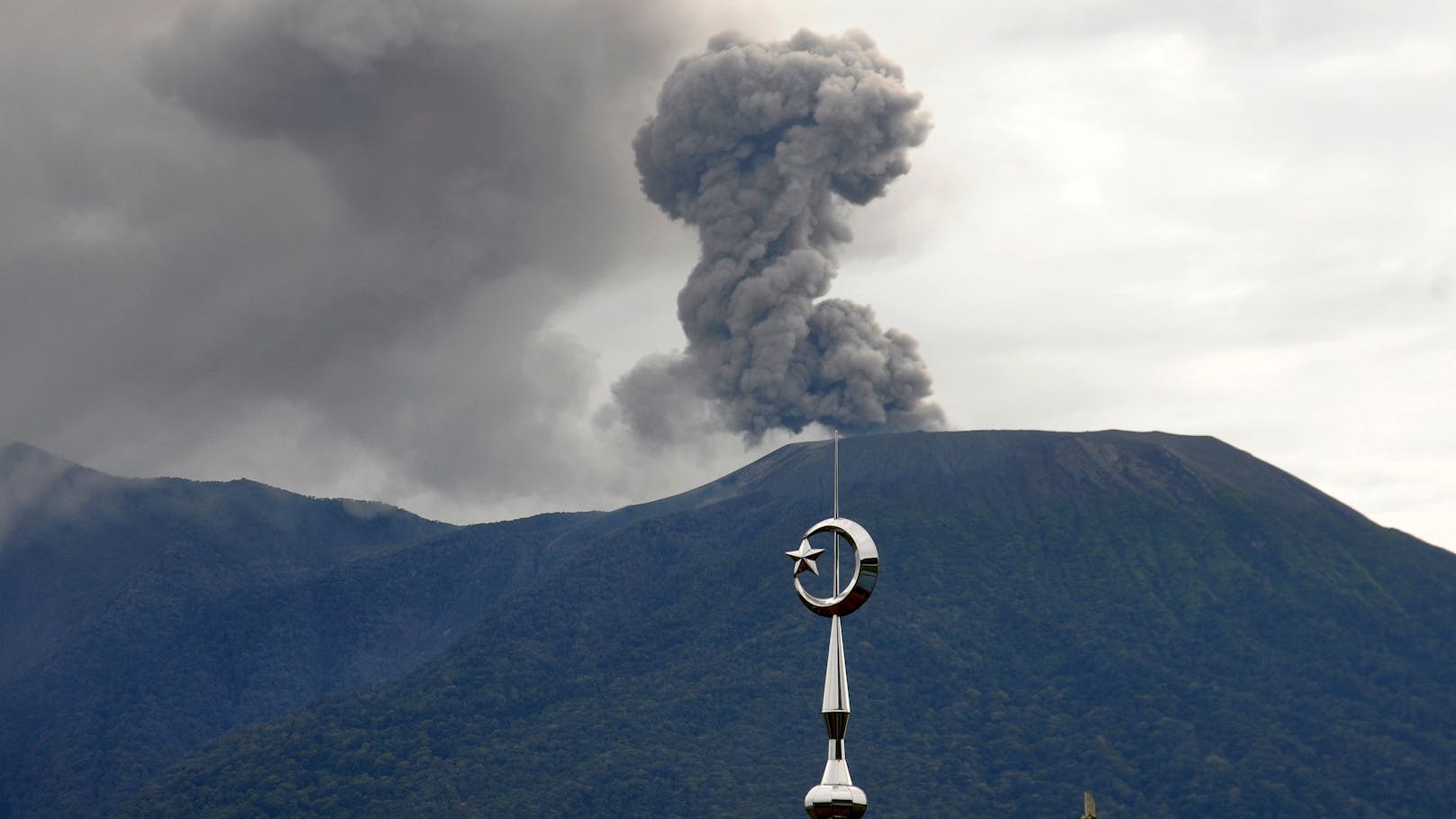 Mindestens 11 Menschen bei Vulkanausbruch getötet