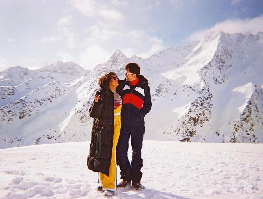 Asa Butterfield als James & Cora Kirk als Hayley