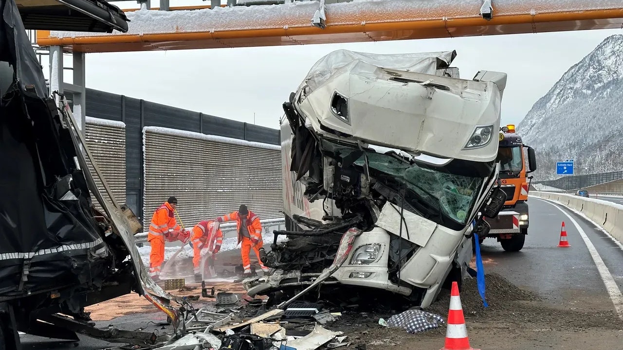 Heute.at - Inntalautobahn (A12) nach Lkw-Crash komplett gesperrt