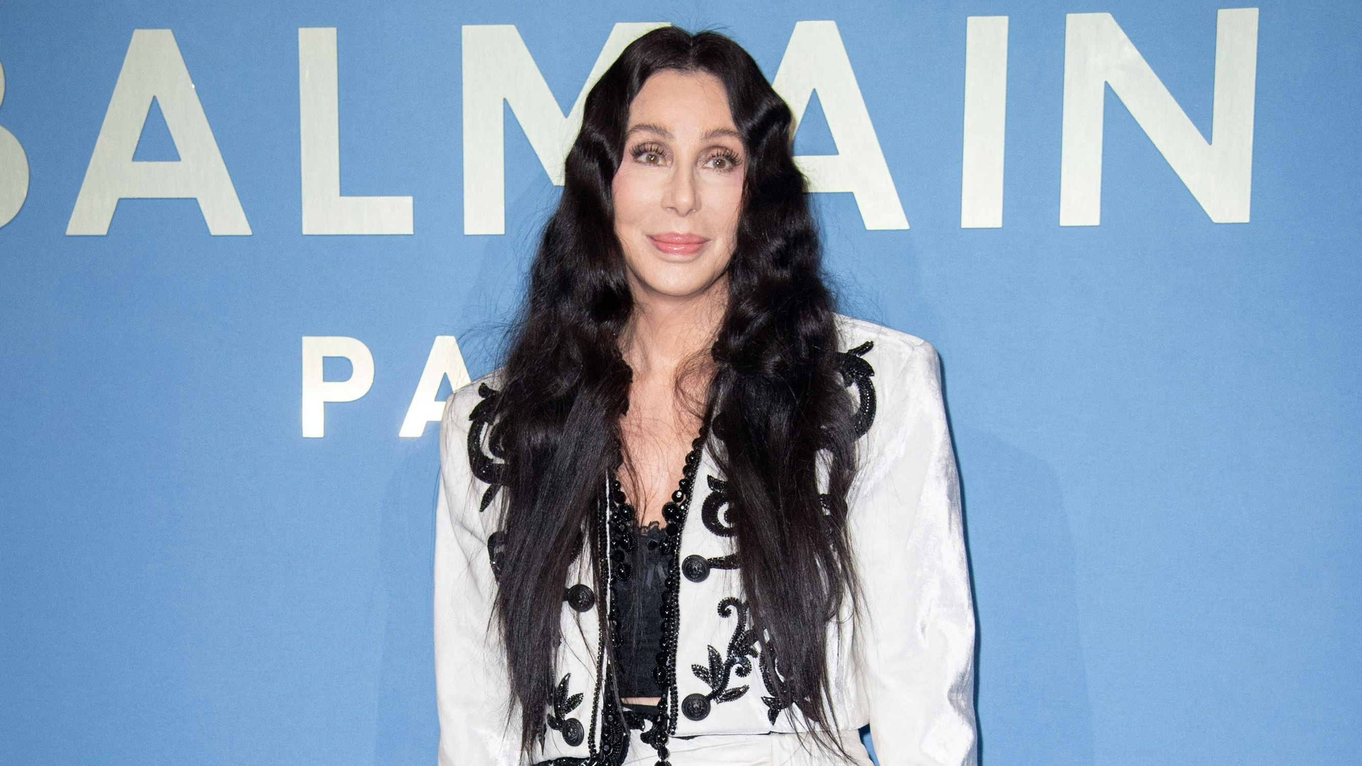 PFW Balmain Photocall Cher attending the Balmain Womenswear Spring/Summer 2024 show as part of Paris Fashion Week in Paris, France on September 27, 2023. Photo by Aurore Marechal/ABACAPRESS.COM Paris France PUBLICATIONxNOTxINxFRAxESPxUKxUSAxBELxPOL Copyright: xMarechalxAurore/ABACAx 869465_167 MarechalxAurore/ABACAx 869465_167