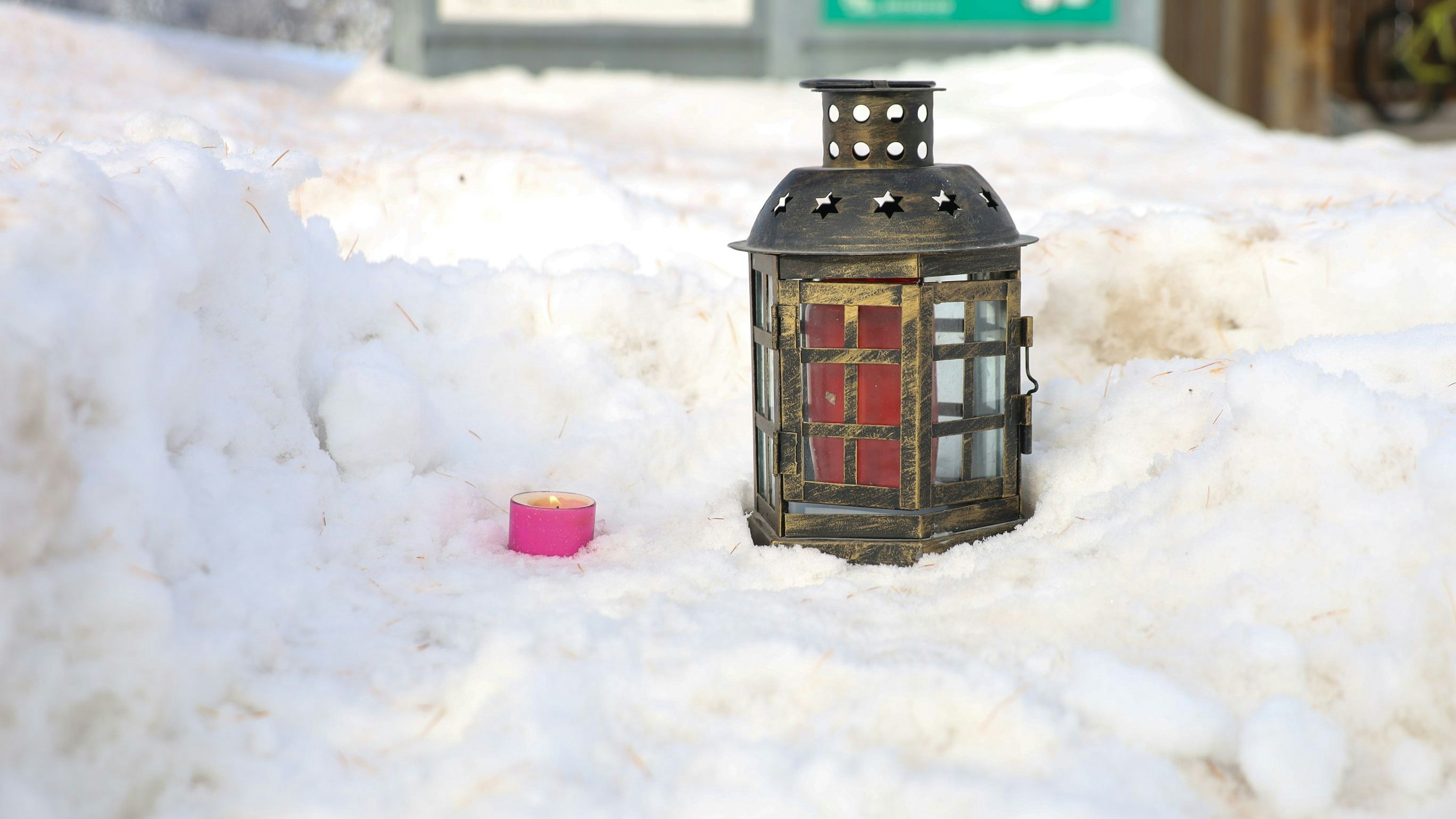 Das Mädchen wollte bei einer Bushaltestelle über die Straße laufen, wurde von einem Pkw erfasst.