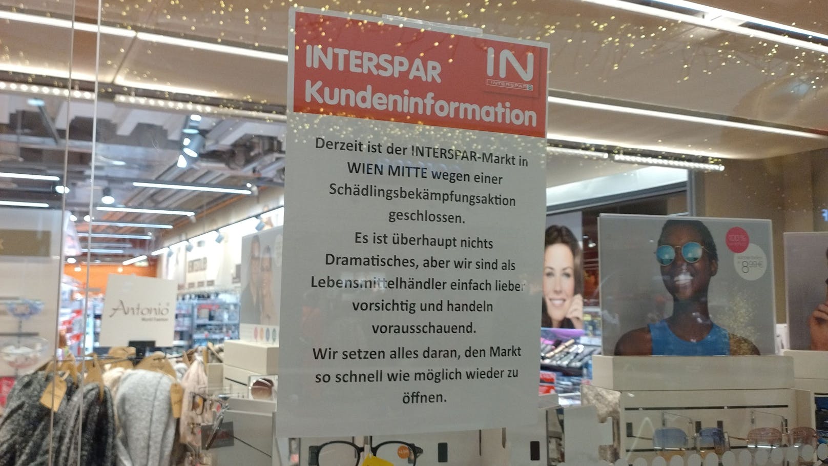 05.12.2023: <a rel="nofollow" data-li-document-ref="120007963" href="https://www.heute.at/s/wiener-supermarkt-muss-wegen-schaedlingen-zusperren-120007963">Wiener Supermarkt muss wegen Schädlingen zusperren</a>