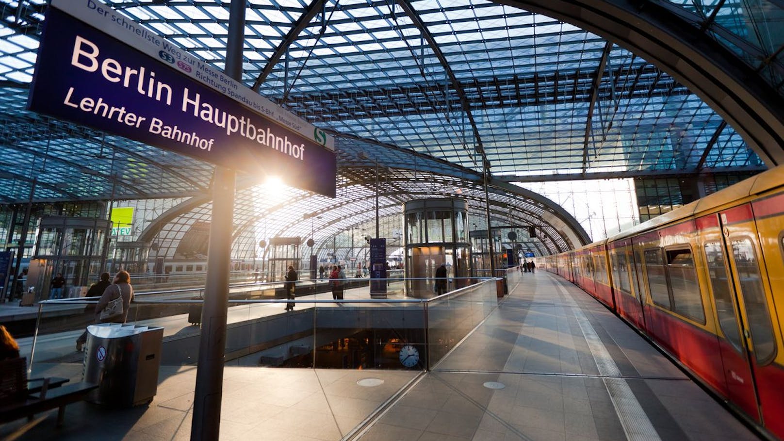 Komplettiert das "Stockerl": Der Hauptbahnhof Berlin. Er beschönigt ein ansonsten desaströses Ergebnis für Deutschland. 