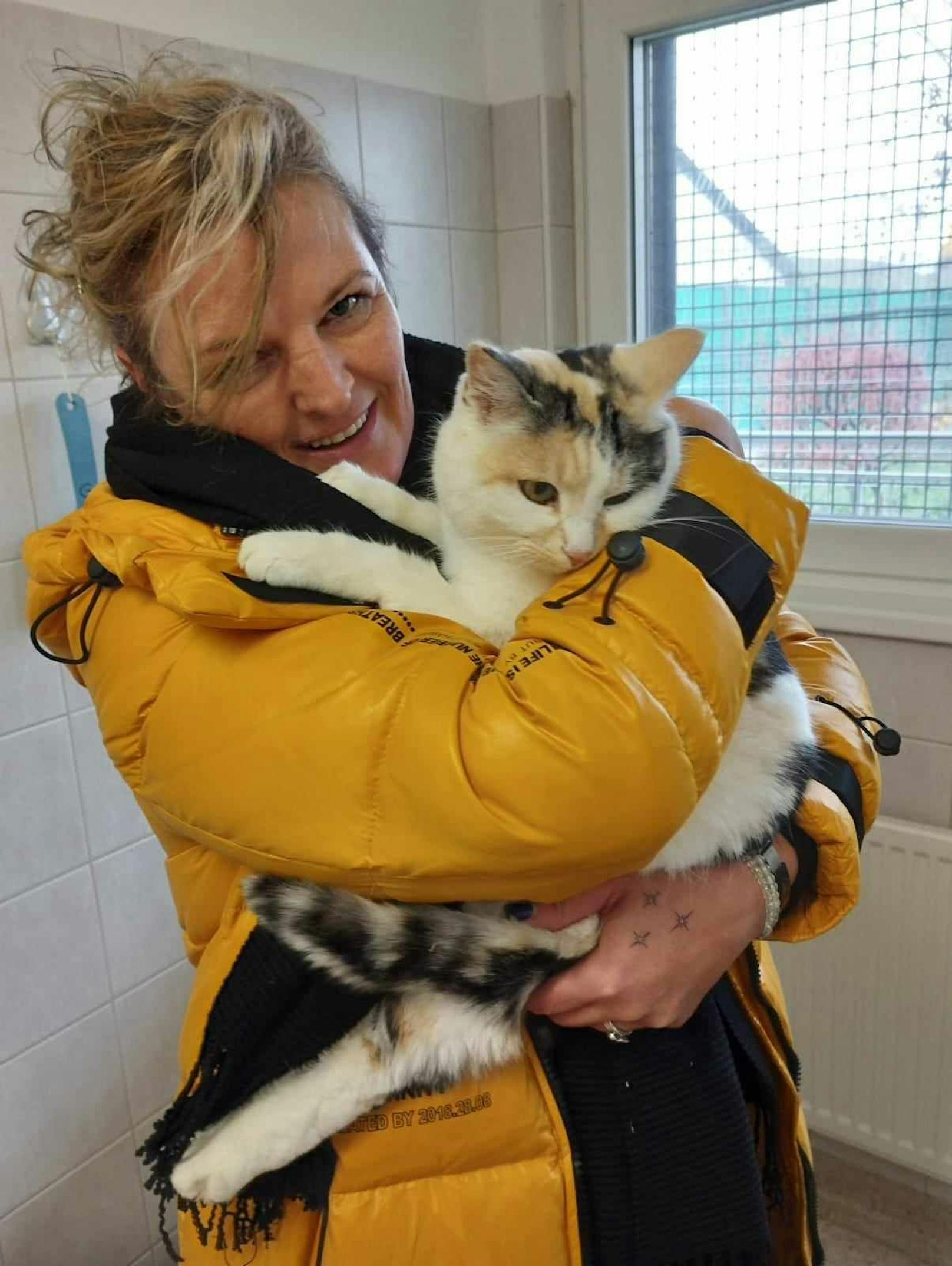 Besitzerin Angelika konnte ihre "Fiona" überglücklich in die Arme schließen.