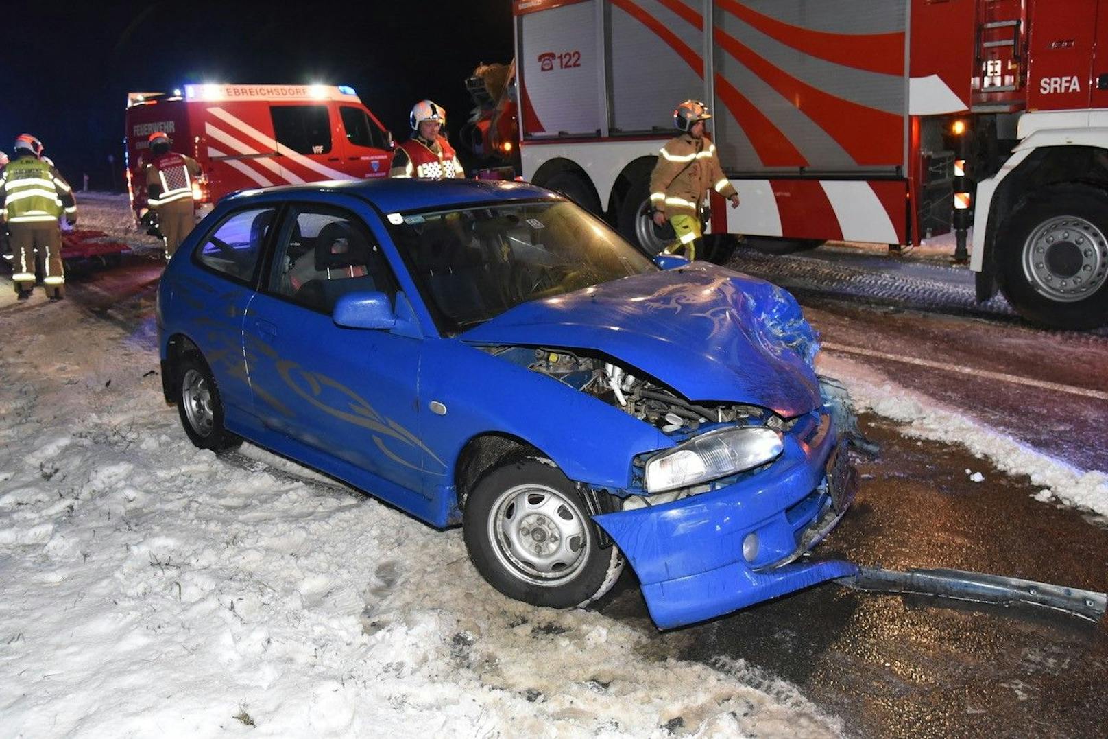  Ein weiterer Pkw prallte gegen das abgestellte Auto. 