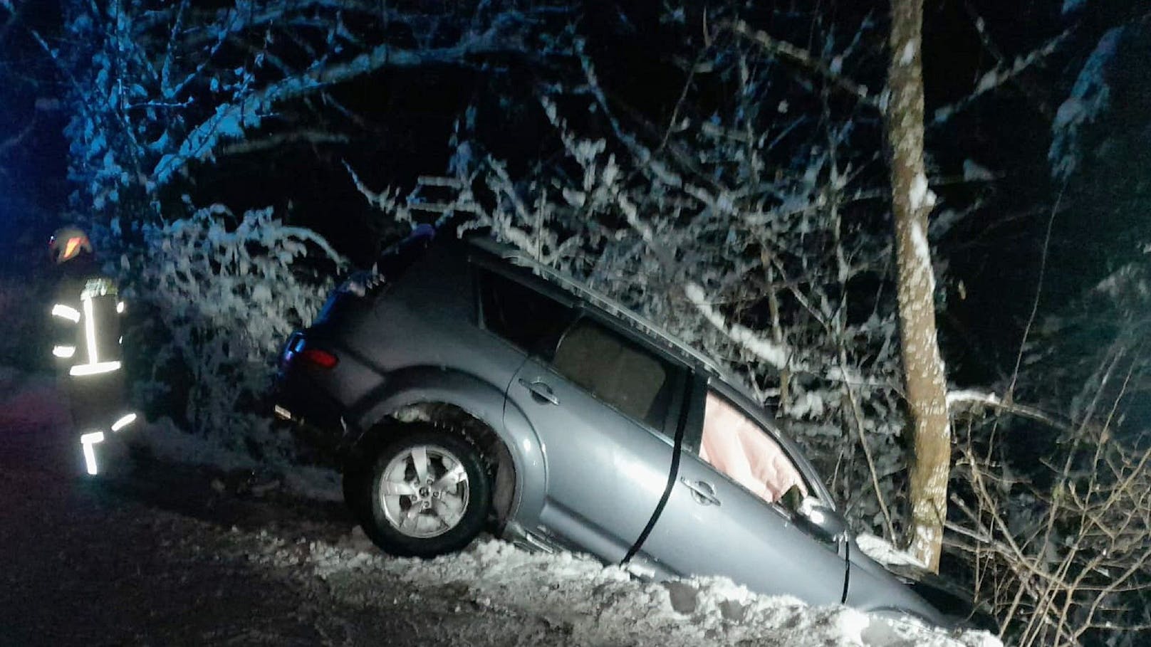Schnee-Chaos führt zu Unfallserie auf Tirols Straßen