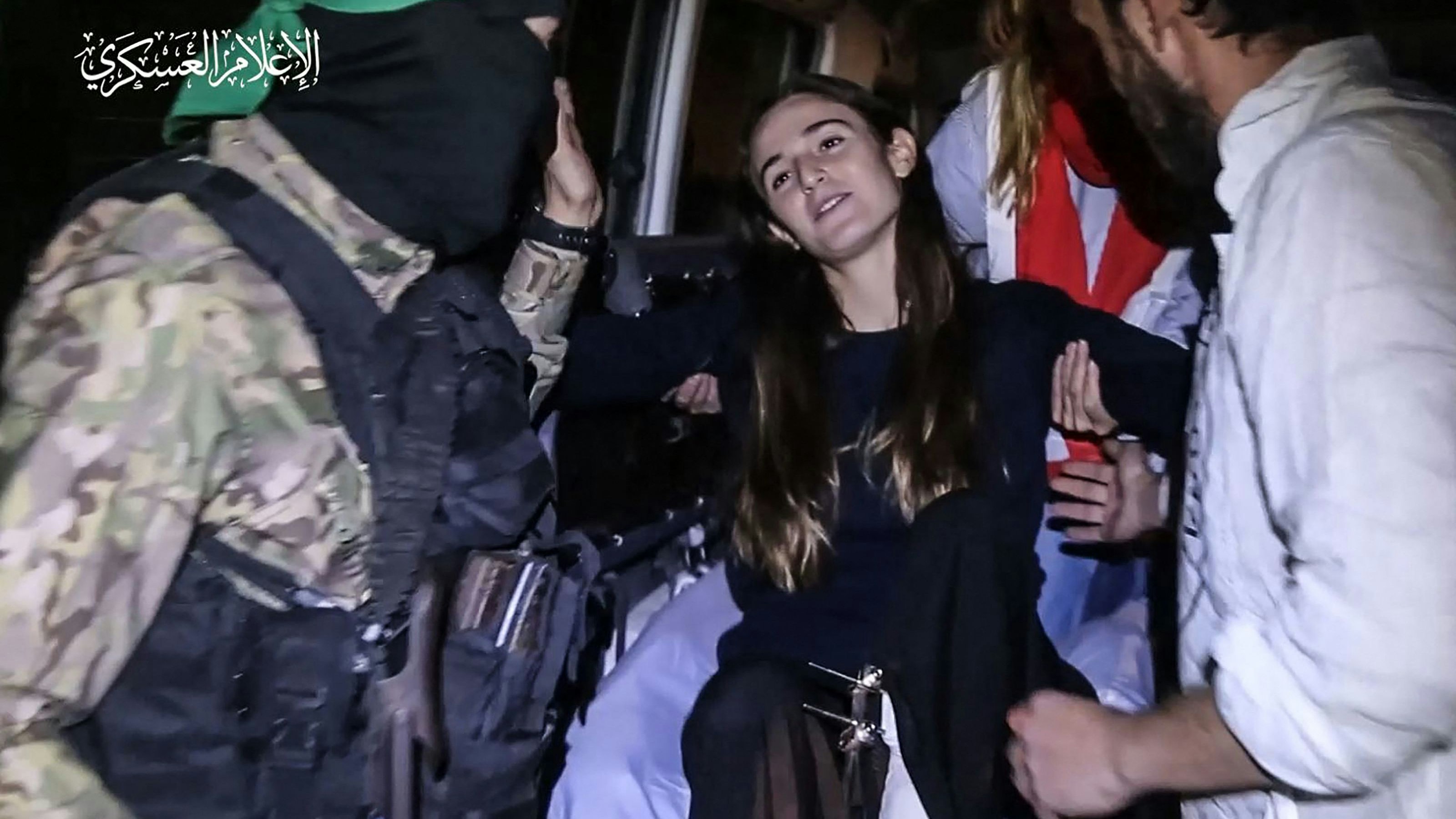 Diese Bilder-Serie vom 26. November 2023 sorgte auf X für hitzige Debatten. Auf den Aufnahmen wirkten die Israelis ruhig und entspannt.