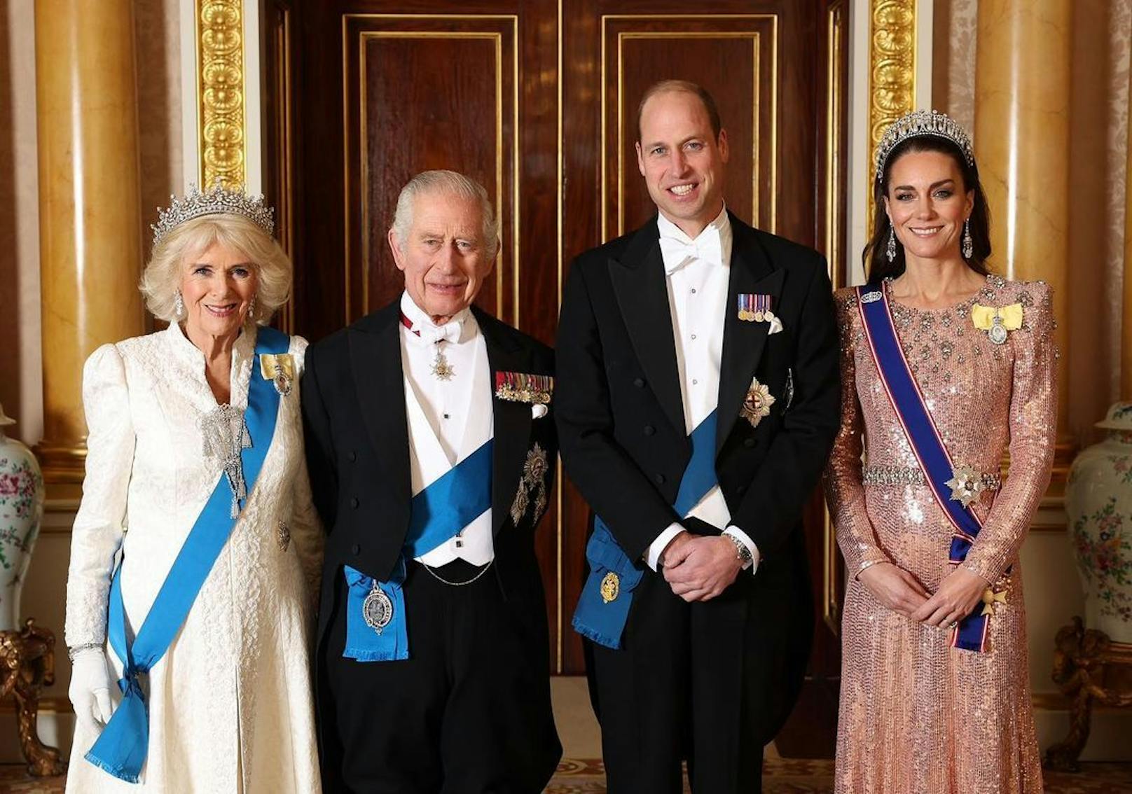König Charles empfing gemeinsam mit Königin Camilla, Prinz William und Prinzessin Kate die Botschafter der Welt im Buckingham Palace.