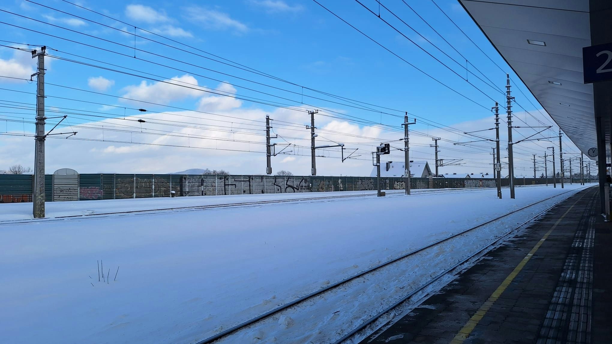 Der massive Schneefall sorgte für große Probleme auf vielen Bahnstrecken.