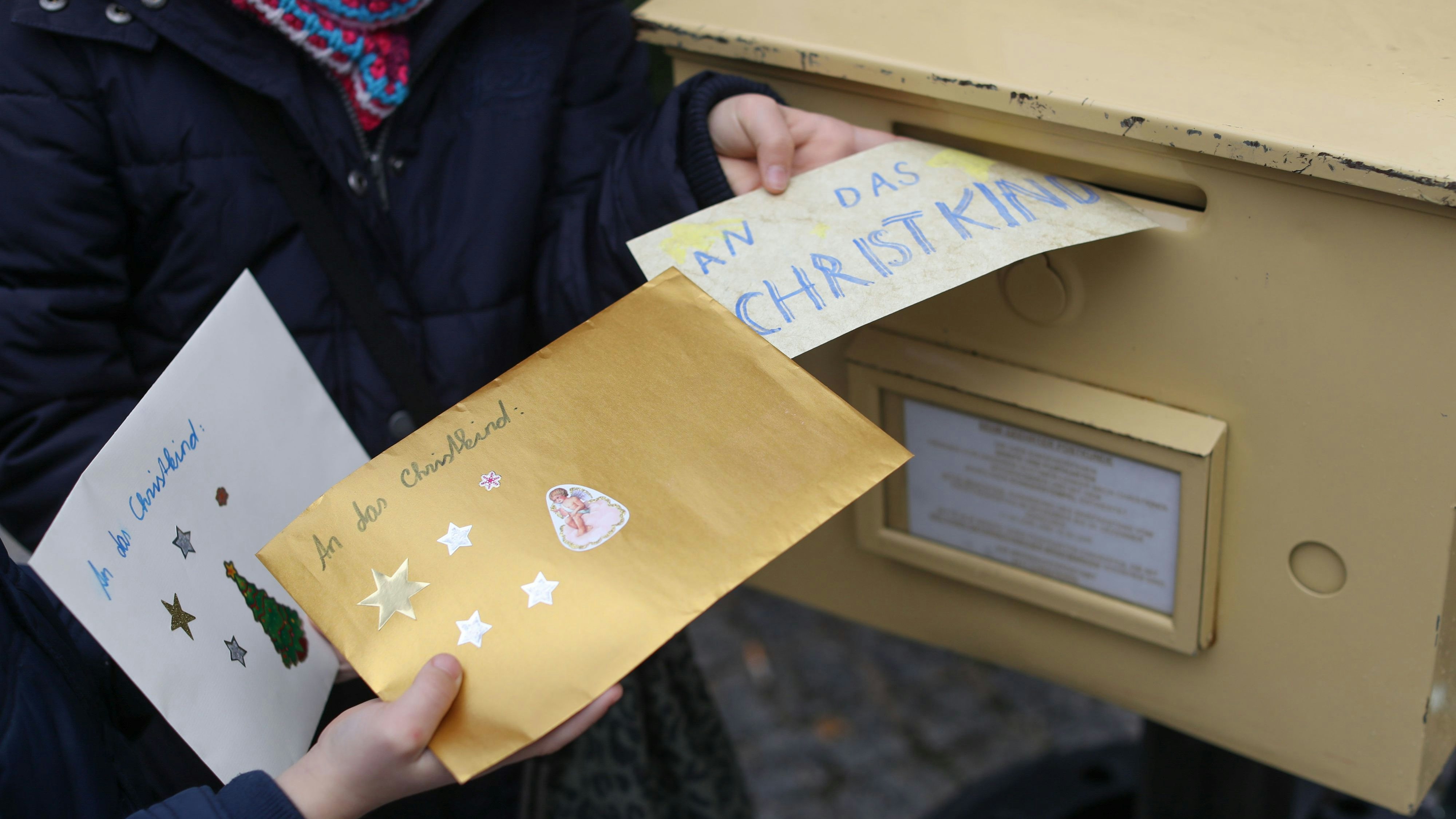 Download von www.picturedesk.com am 07.12.2023 (14:45).  Stadt Steyr in Oberösterreich, .Postamt Christkindl,.Christkind Teresa.Foto: Franz Neumayr 1.12.2018 - 20181201_PD16725 - Rechteinfo: Rights Managed (RM)