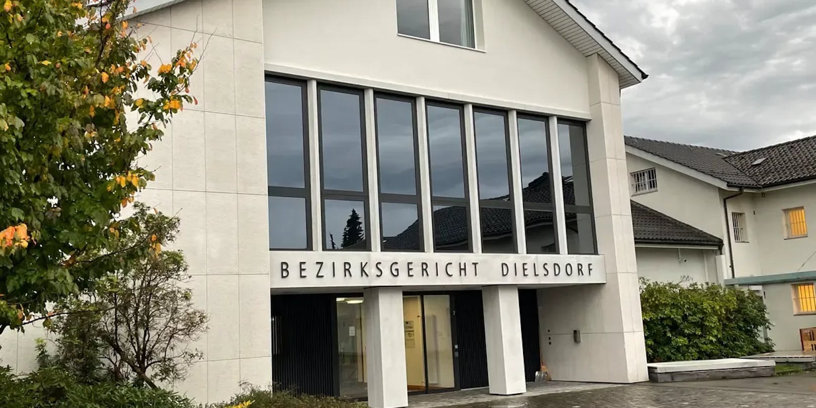 Am Bezirksgericht Dielsdorf wurde der Prozess um sexuelle Handlungen mit dem Mädchen durchgeführt.