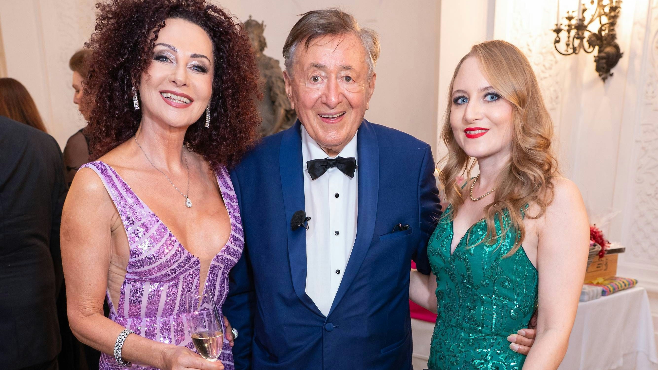 Jacqueline Lugner mit ihren Eltern Christina "Mausi" und Richard "Mörtel" Lugner