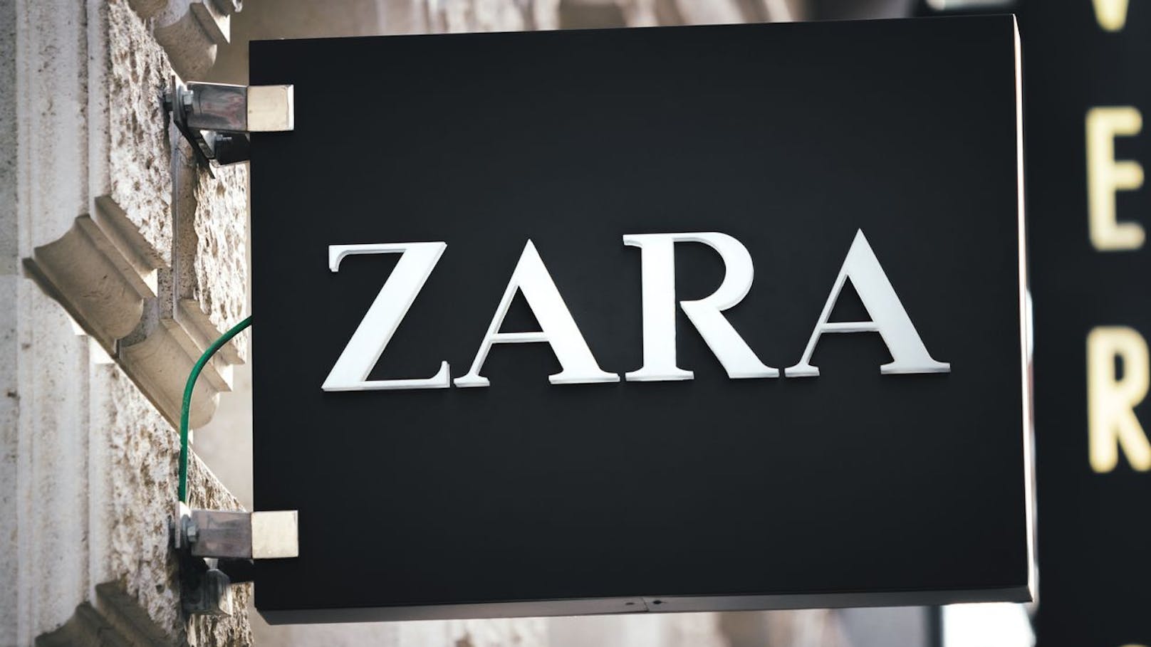 Zara-Mutter unter Druck: Jetzt packen Investoren aus