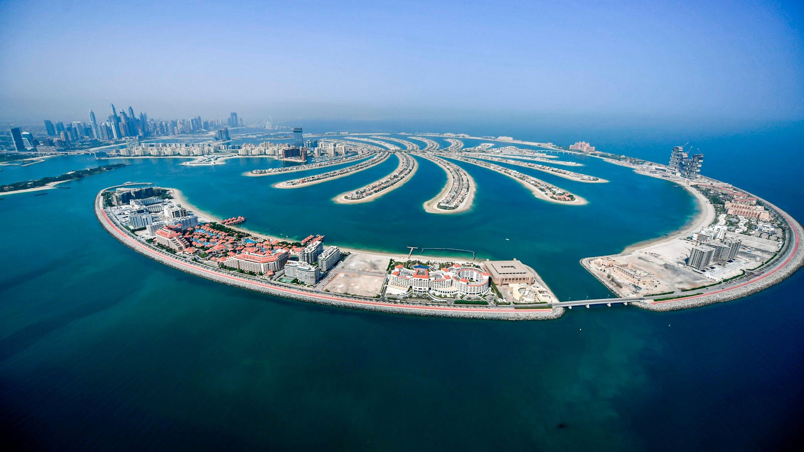 Uns ich auf der berühmten, künstlihcen Insel Palm Jumeirah in Dubai befinden.