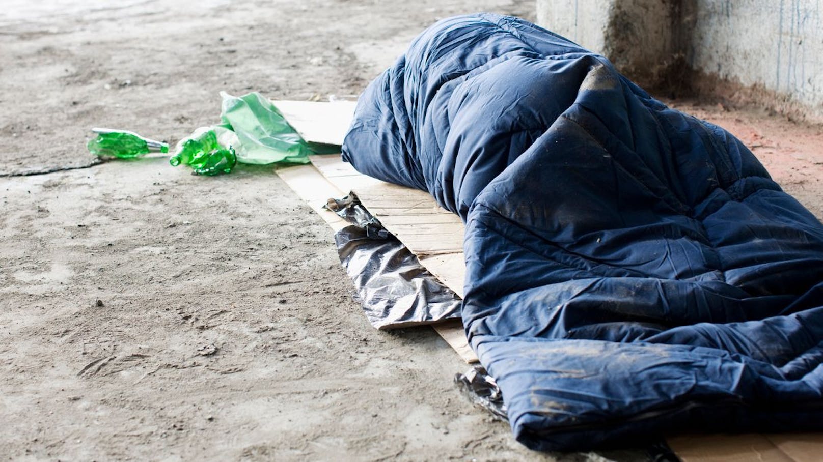 Obdachloser (30) in Stiegenhaus – dann eskaliert alles