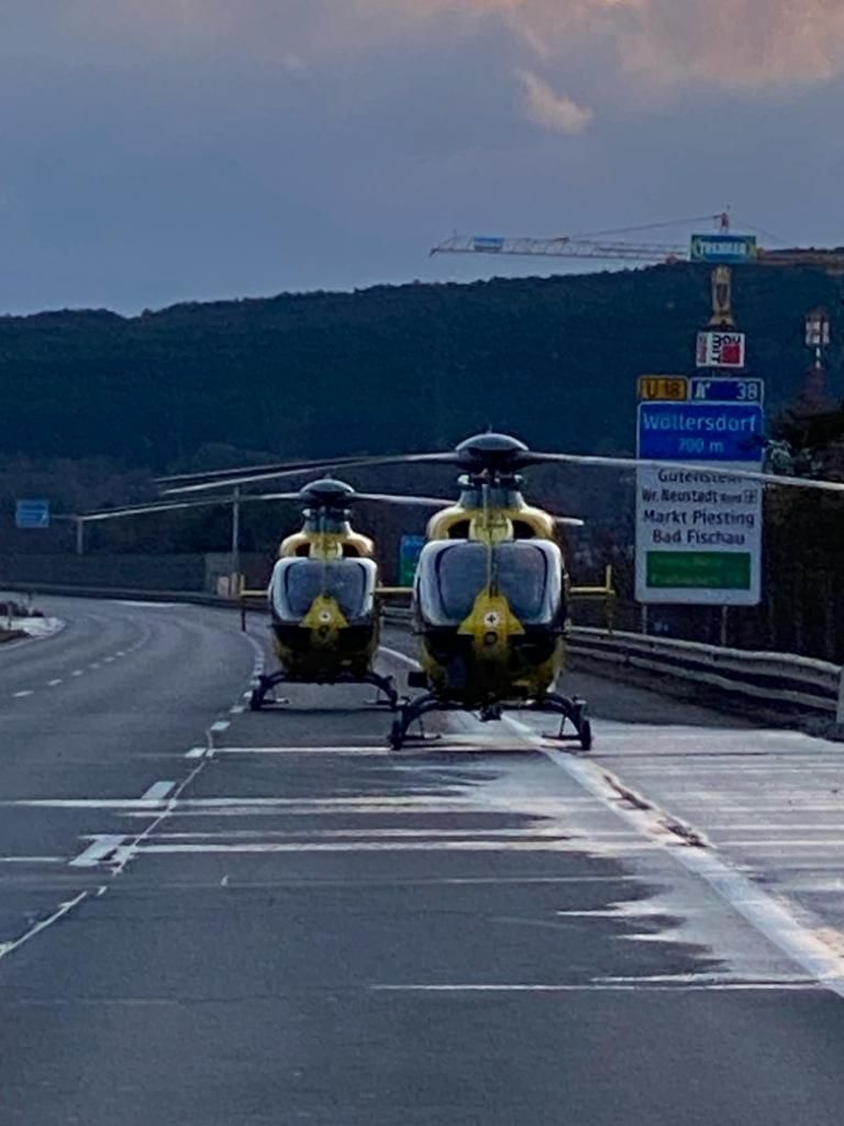 Zwei Tote Bei Horror-Crash Auf A2 Bei Baden | Heute.at