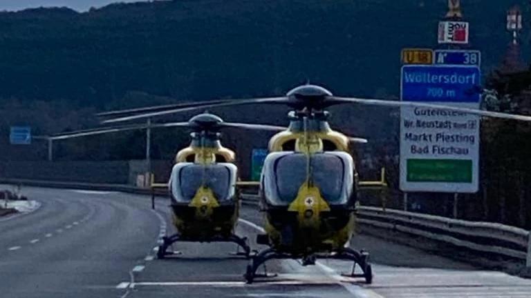 Auch zwei Rettungshelis waren vor Ort.