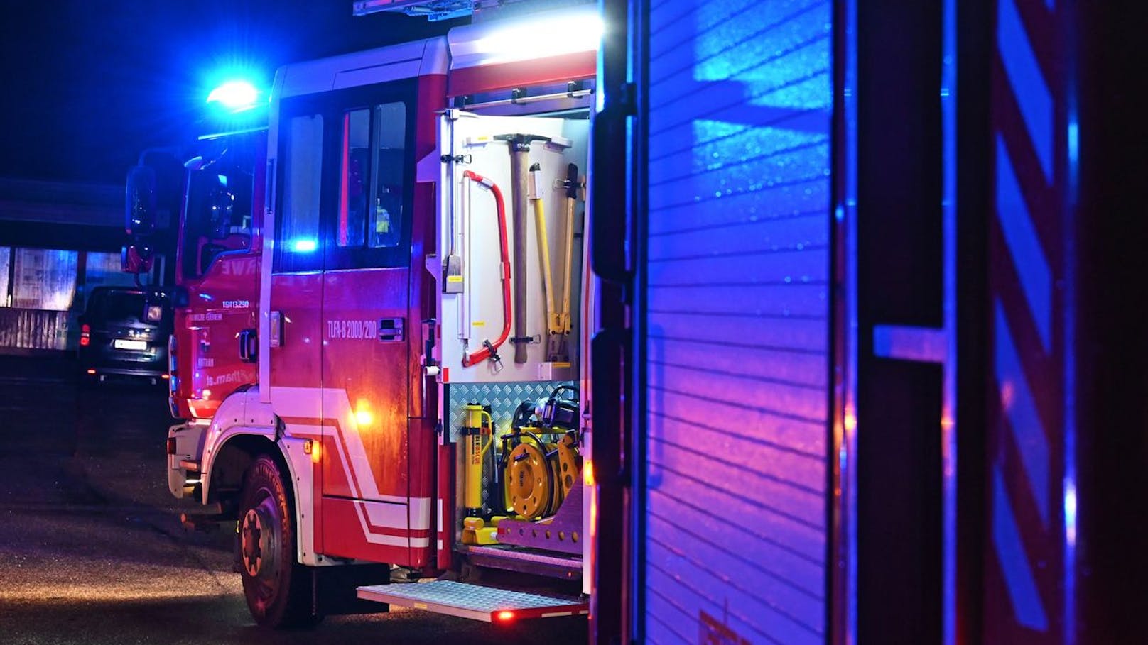 Bewohner will Brand mit Feuerlöscher löschen – Spital