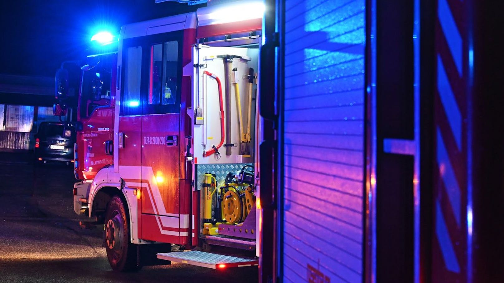 Feuerwehr rückt mitten in der Nacht nach Graz aus
