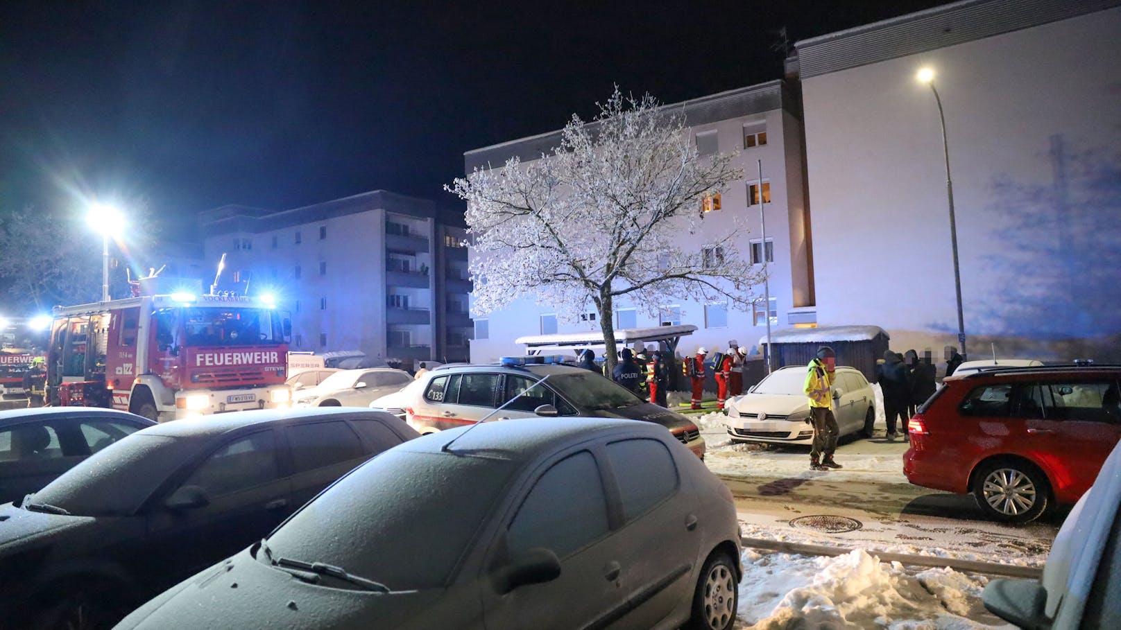 Großeinsatz in OÖ – 20 Personen aus Gebäude evakuiert
