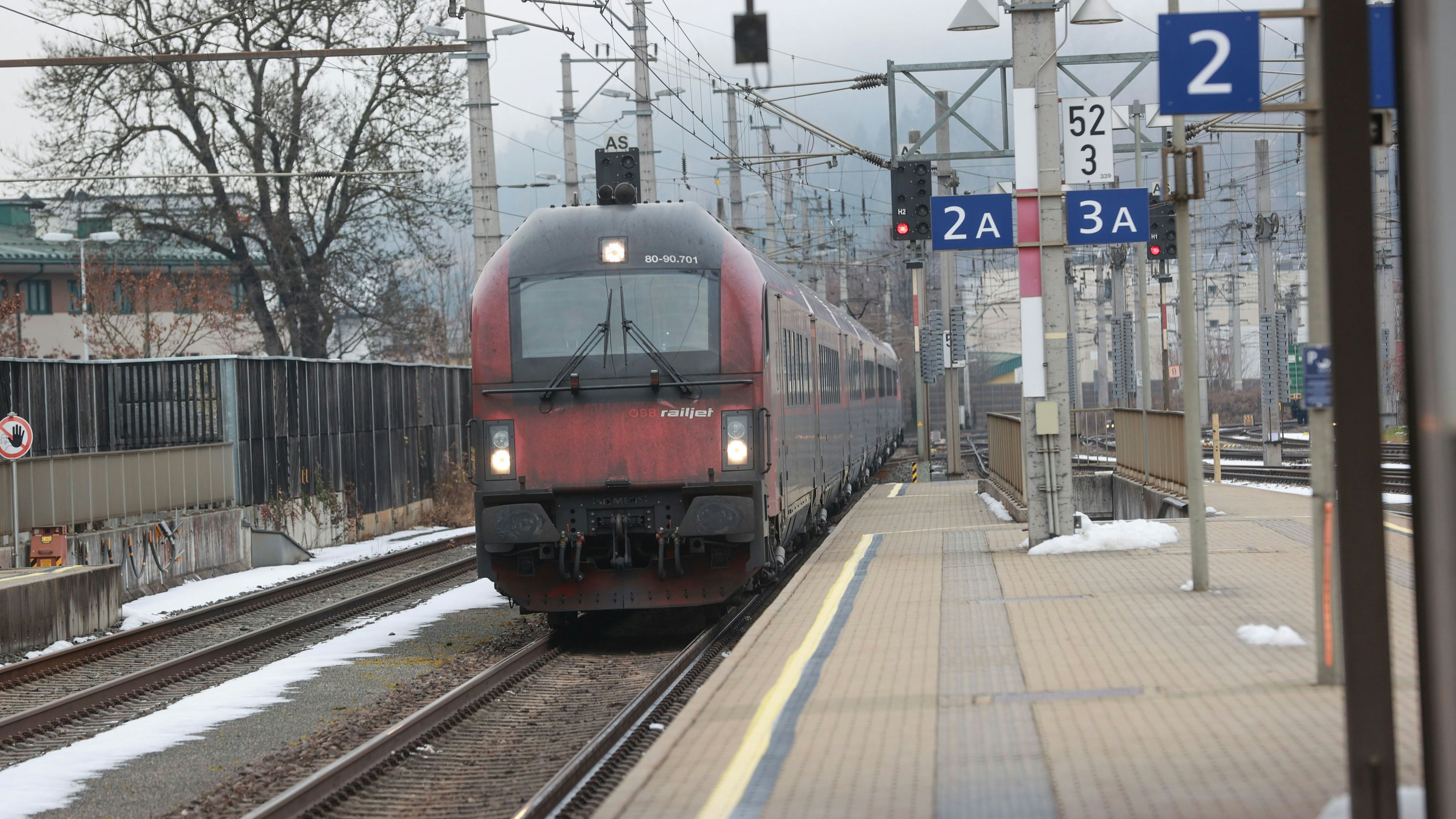 Die kürzlichen Schneekapriolen bringen ab Sonntag bis Mitte Jänner noch Nachwehen im Zugsverkehr. 