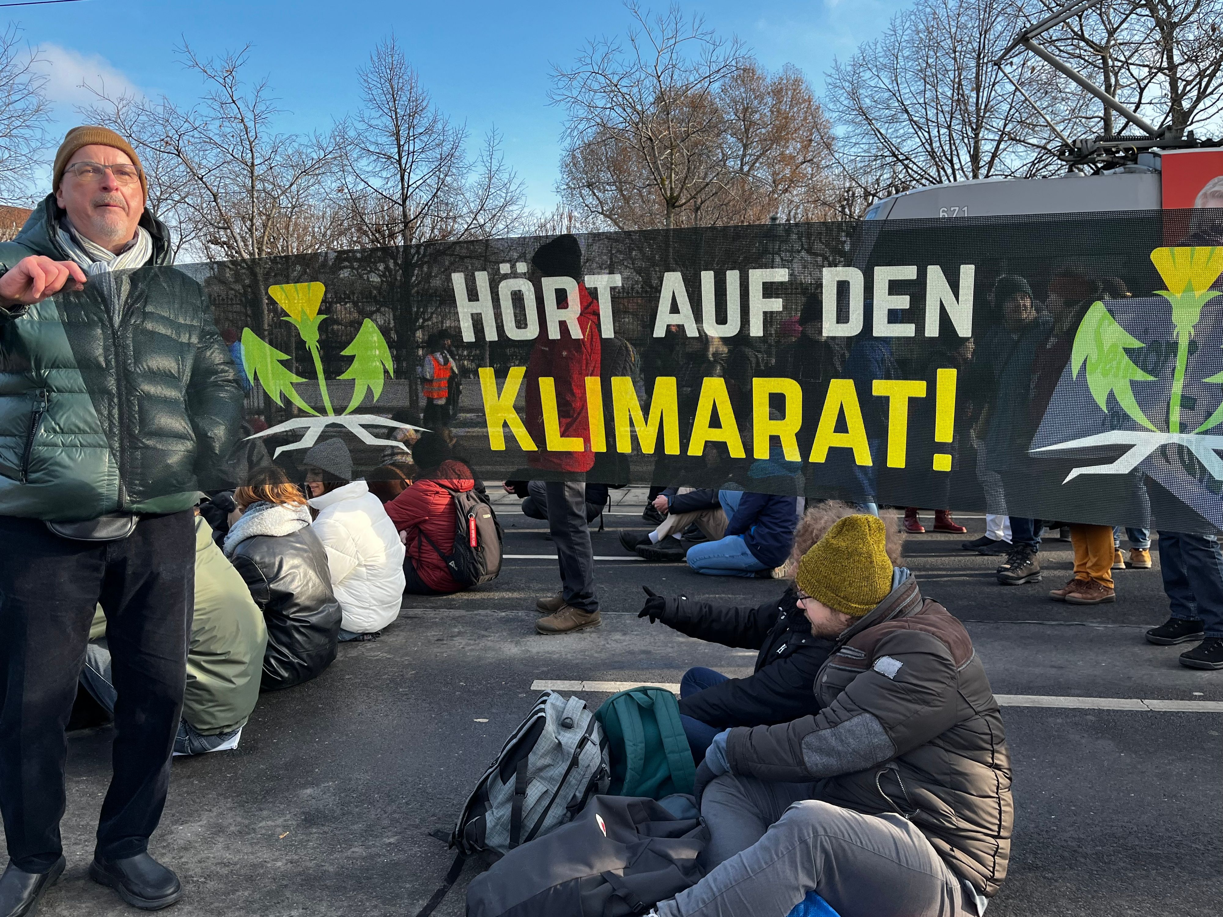 Am 16. Dezember kommt es in Wien zu einem Protestmarsch.