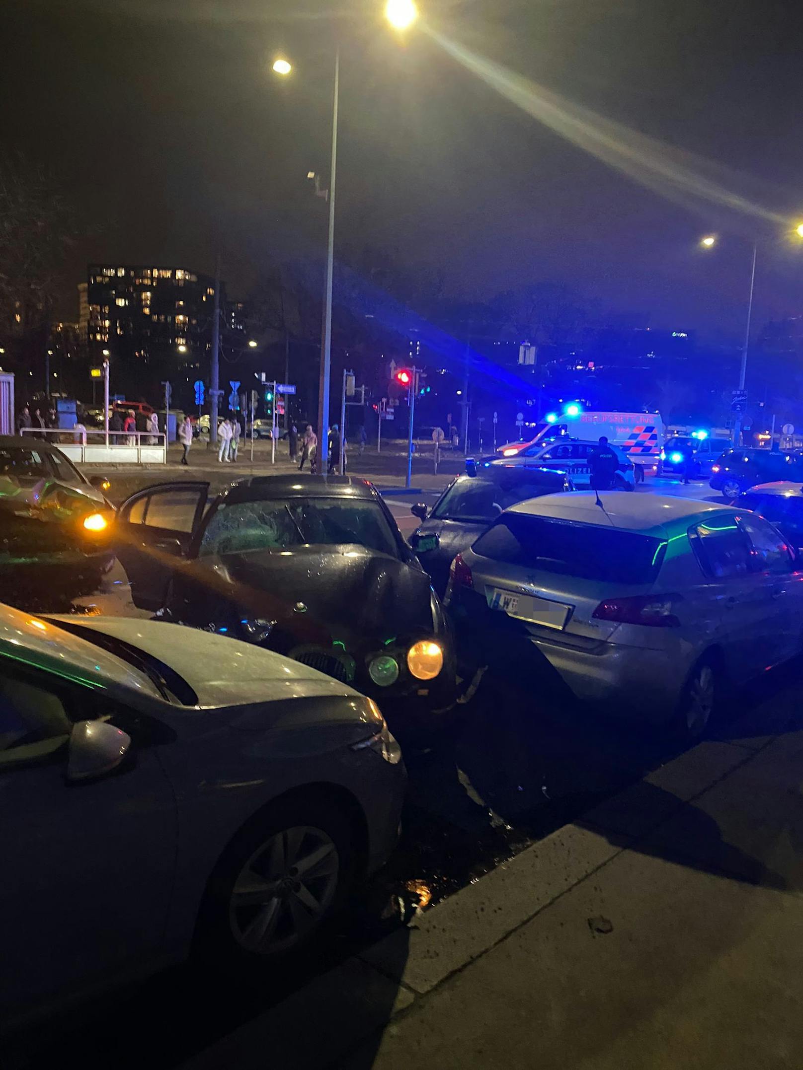 Beim Landstraßer Gürtel krachte er frontal in ein Fahrzeug. 