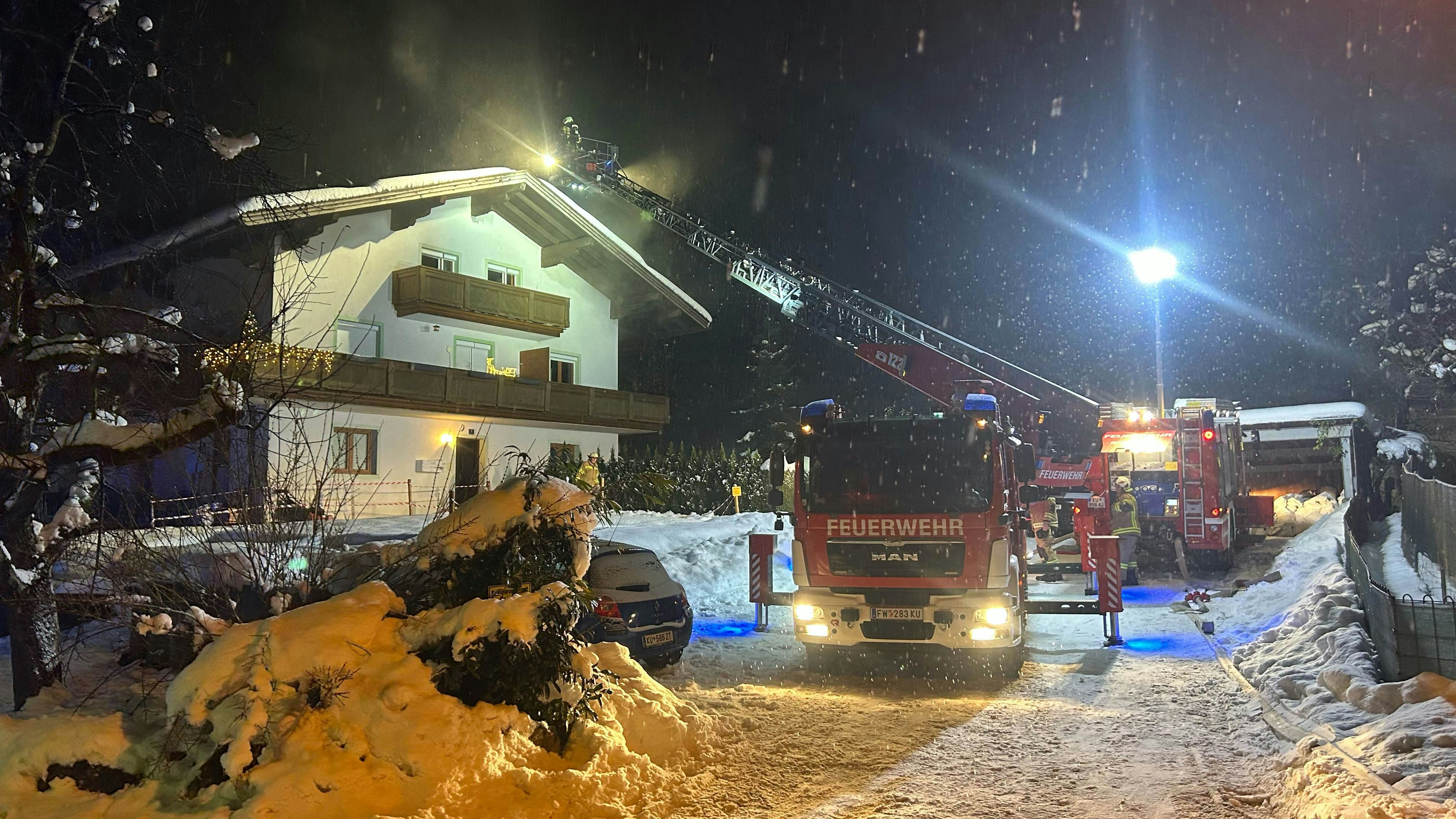 Durch die eingetroffene Freiwillige Feuerwehr Brückhäusl wurde das Gebäude evakuiert.