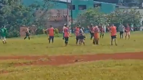 Messer-Attacke beim Fußball