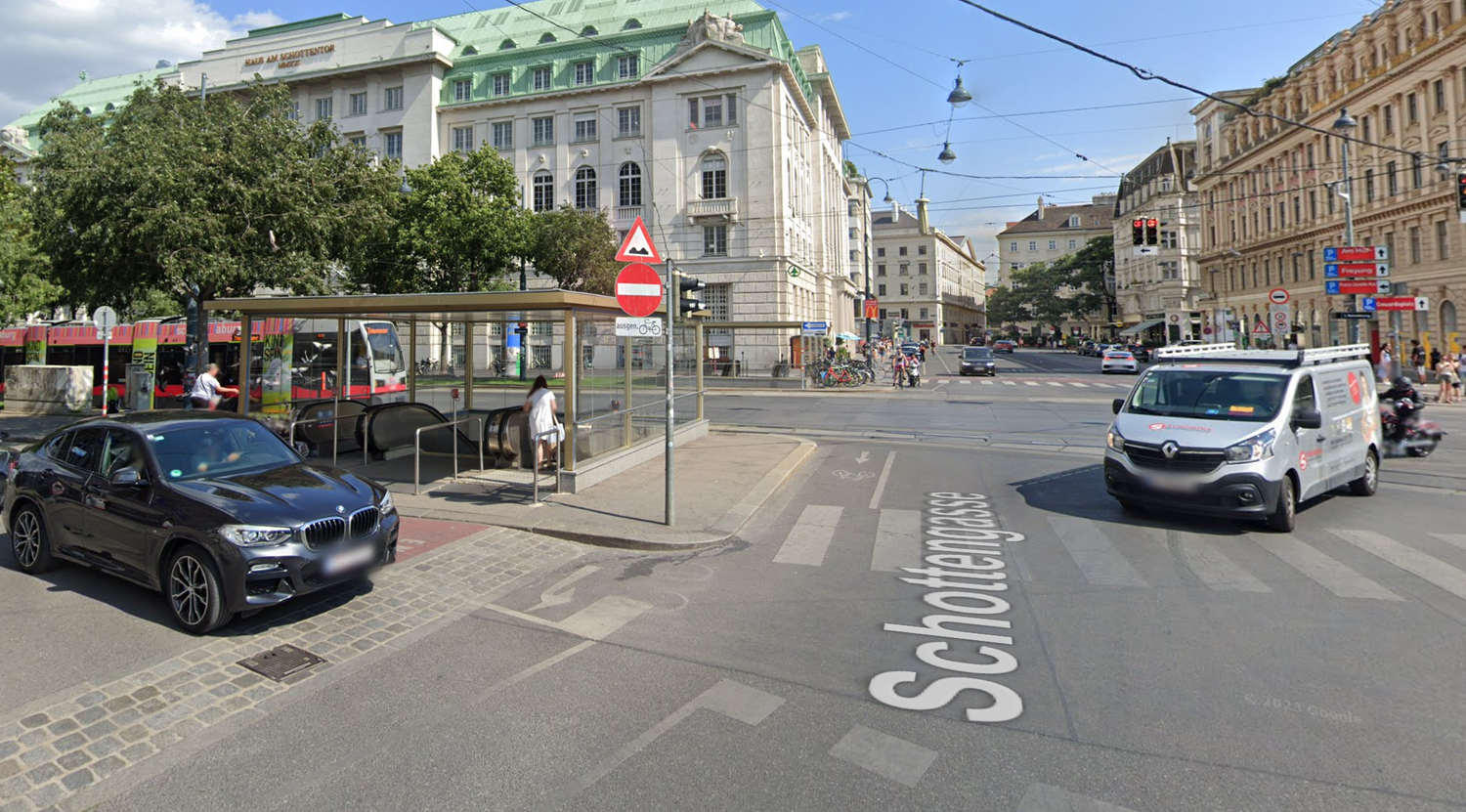 An dieser Kreuzung kam es zum Unfall zwischen dem Autolenker und dem Polizisten.