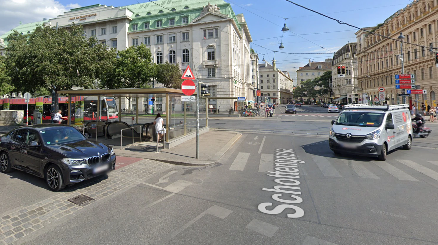 An dieser Kreuzung kam es zum Unfall zwischen dem Autolenker und dem Polizisten.