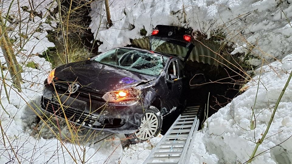 Im Mühlviertel in Oberösterreich ist eine 21-Jährige mit ihrem Wagen verunglückt.