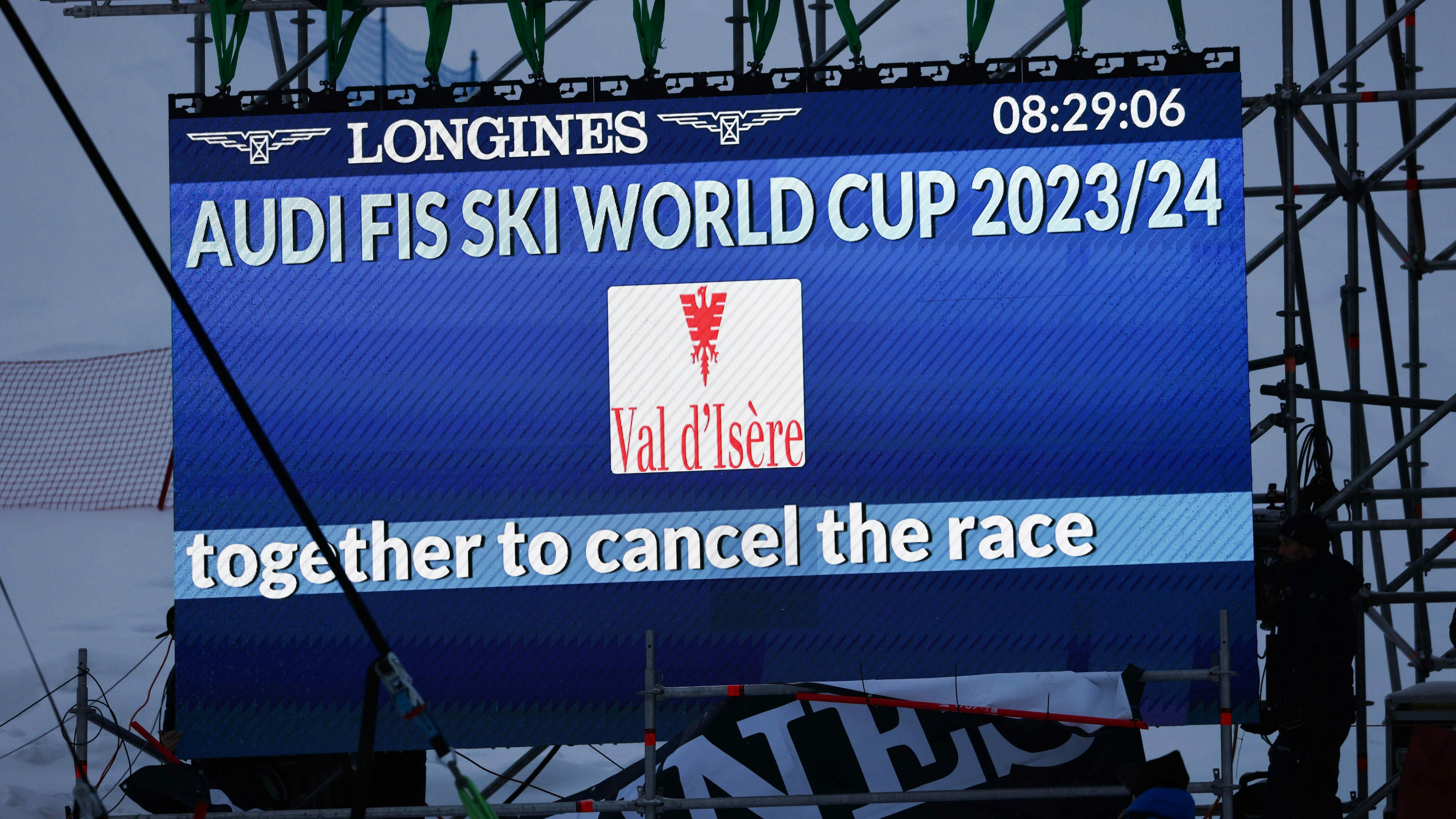 Der Slalom in Val d'Isere wurde wegen Regen abgesagt.