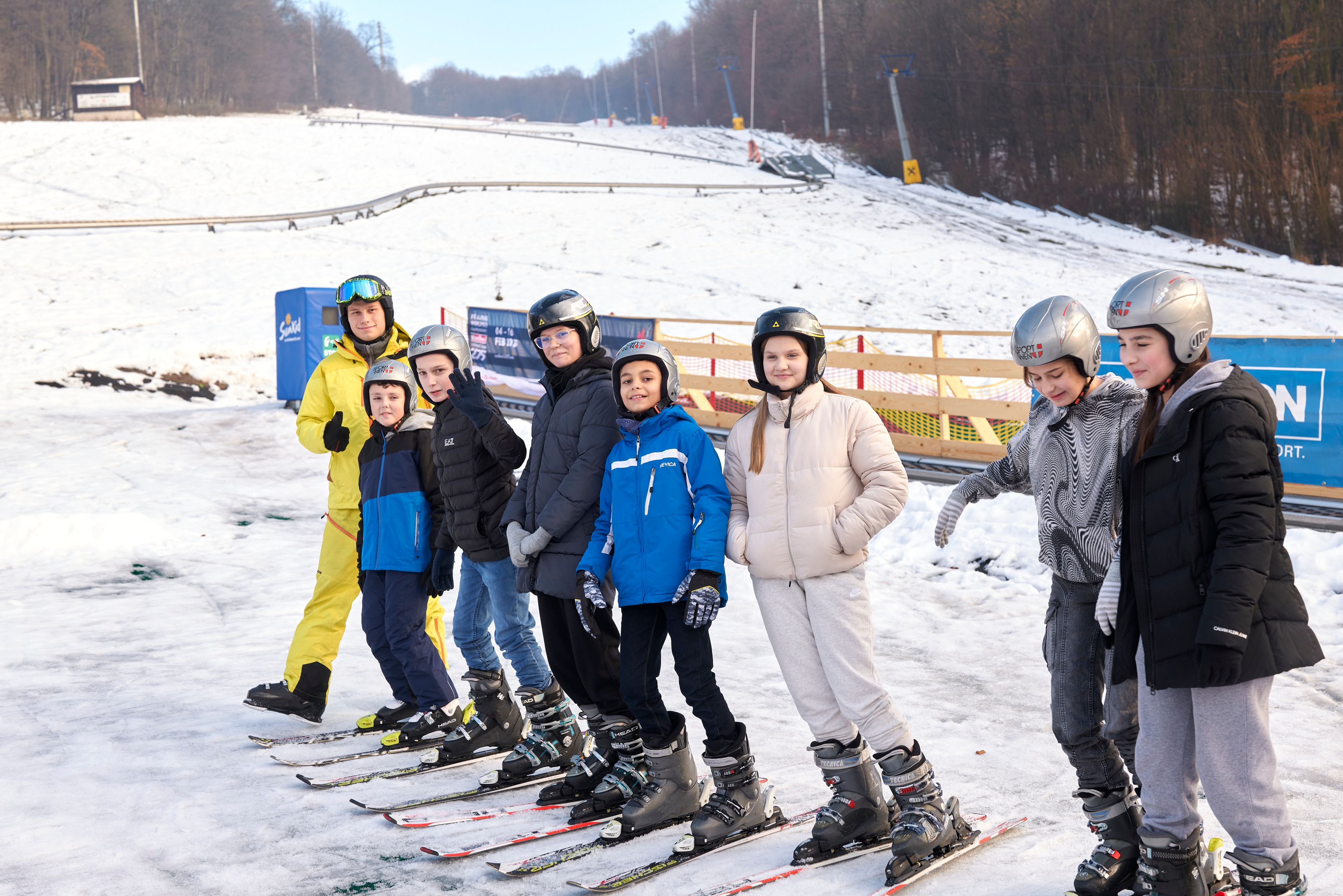 Noch bis Mitte Februar können Schüler jeweils zwei Tage lang das Skifahren auf der Schneematte üben. 250.000 Euro hat die Stadt in den – für Wiens Schulkinder kostenlosen – Fahrspaß investiert.