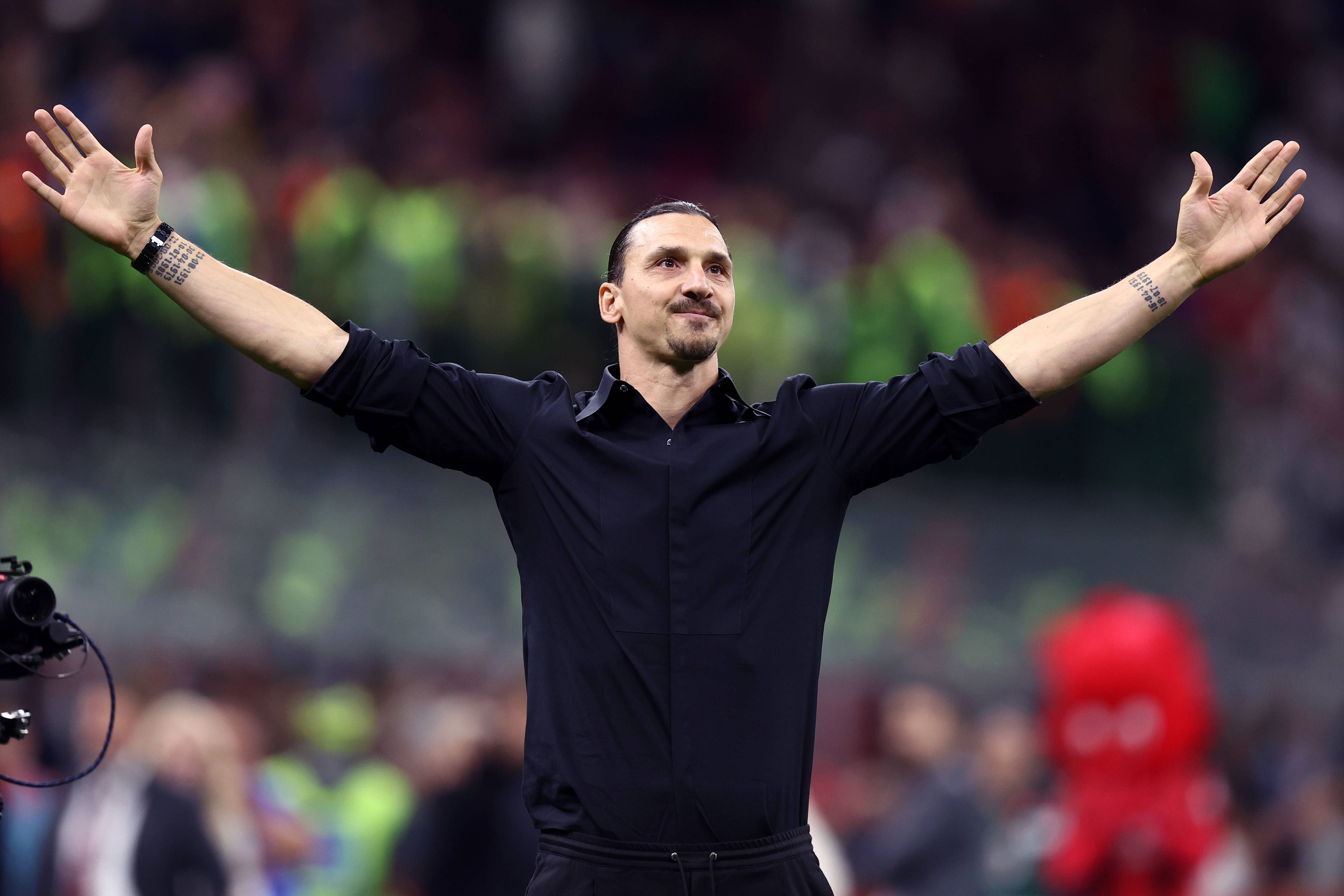 Der Star-Stürmer bleibt seinem Ex-Klub treu.