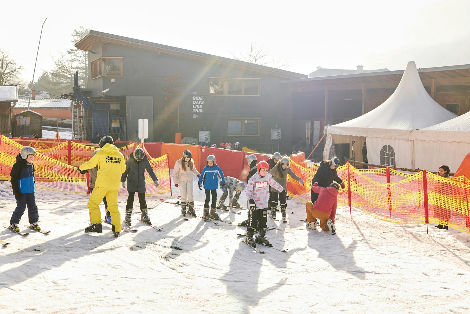 Hier können Kinder nun auf einer besonderen Schneelandschaft ihren Einstieg in den Skisport finden